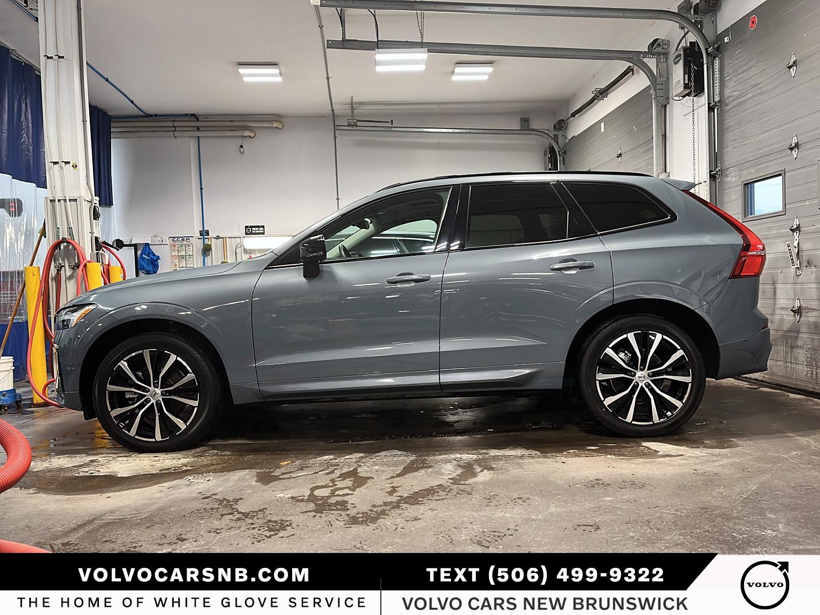 2024 Volvo XC60 B5 Plus Dark Theme