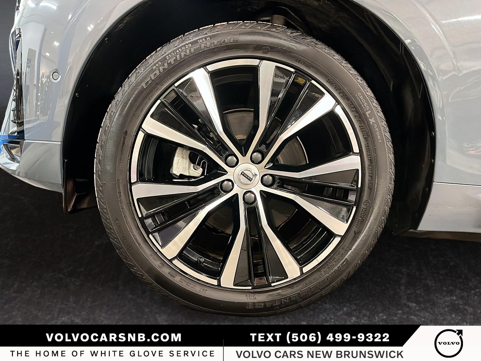 2024 Volvo XC60 B5 Plus Dark Theme