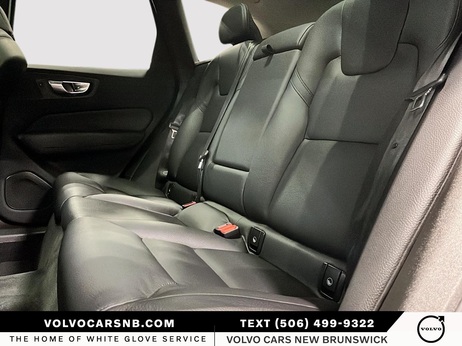 2024 Volvo XC60 B5 Plus Dark Theme