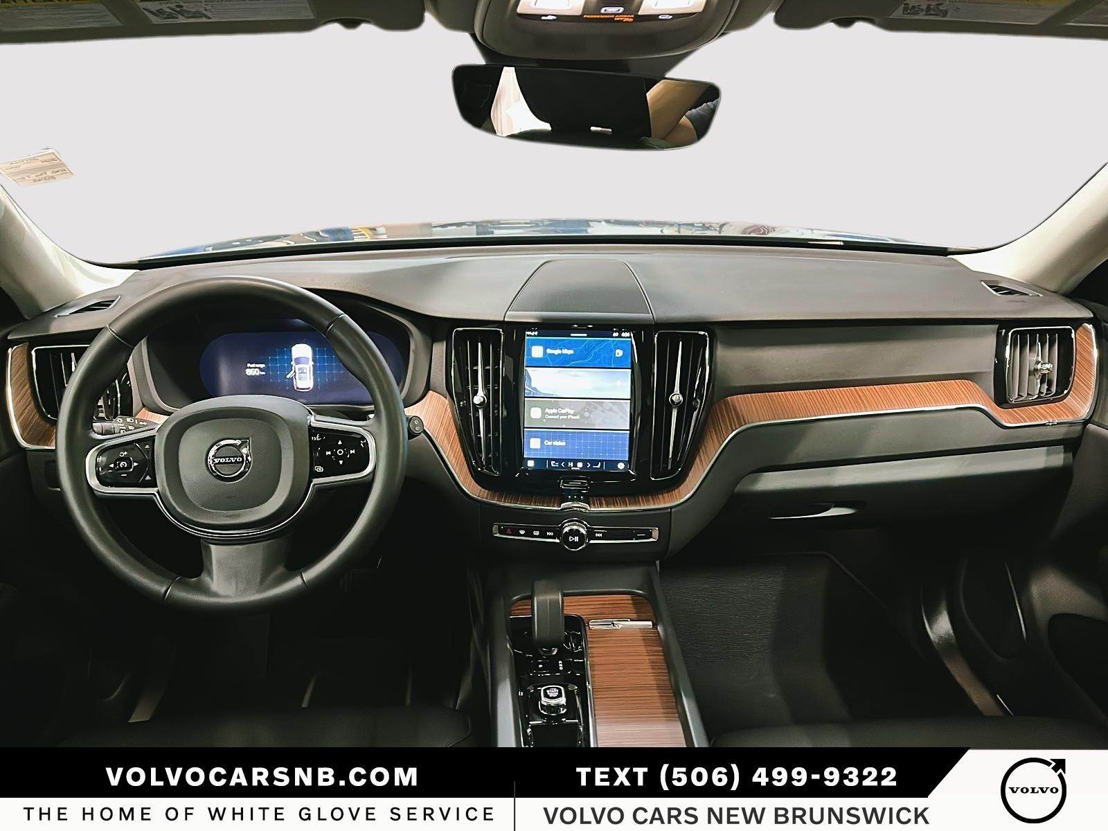 2024 Volvo XC60 B5 Plus Dark Theme