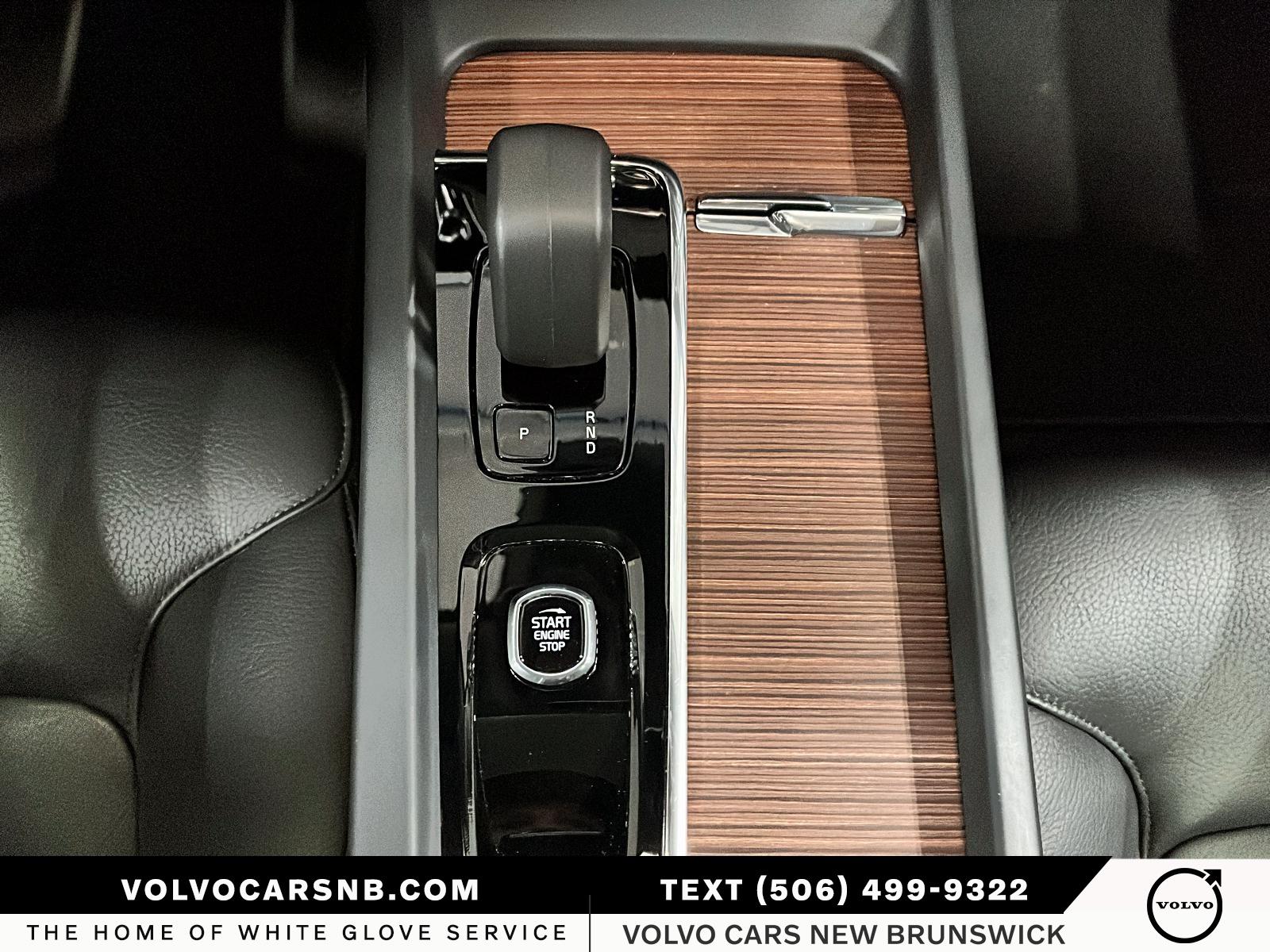 2024 Volvo XC60 B5 Plus Dark Theme