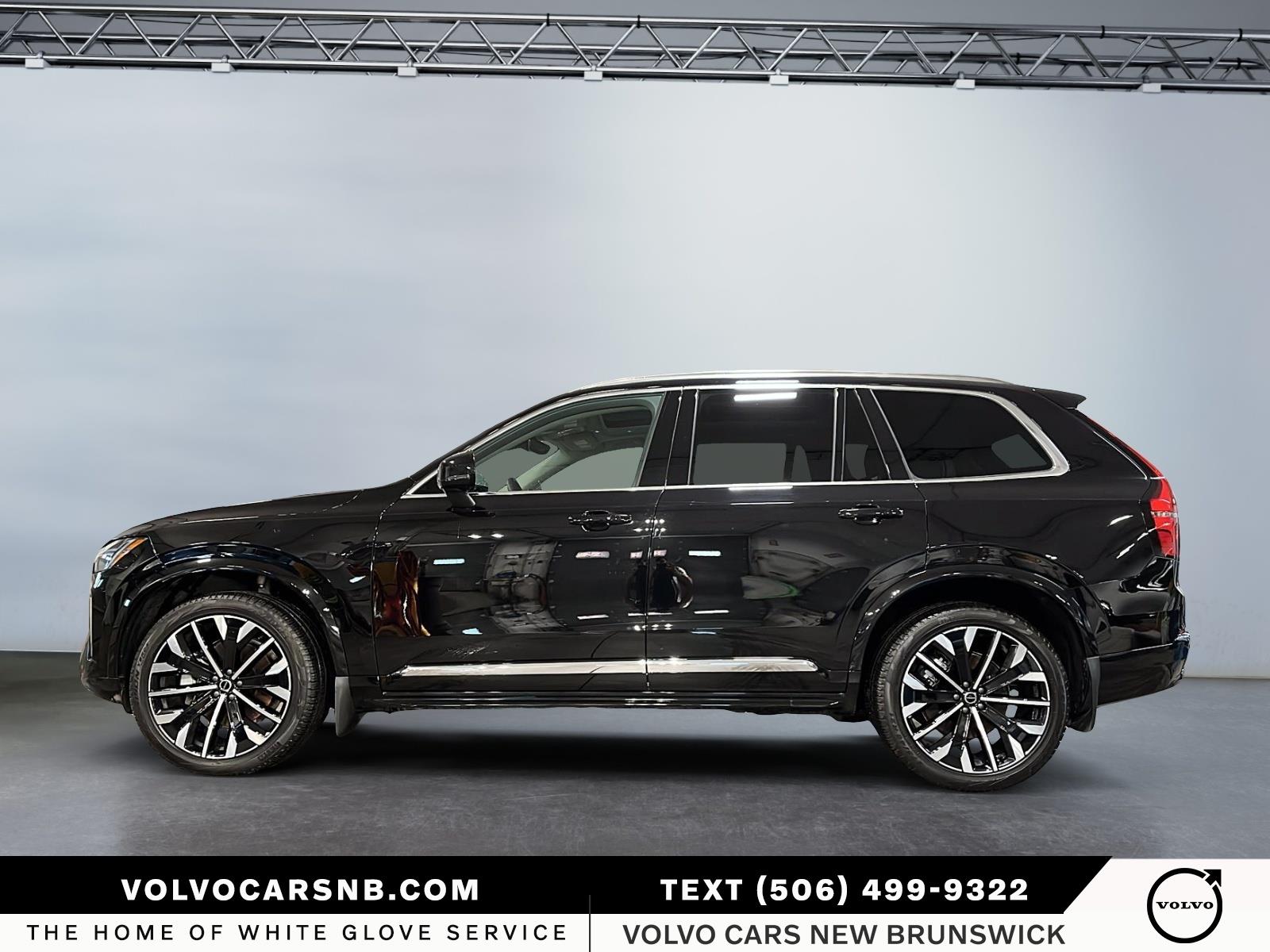 2025 Volvo XC90 B6 Core Bright Theme