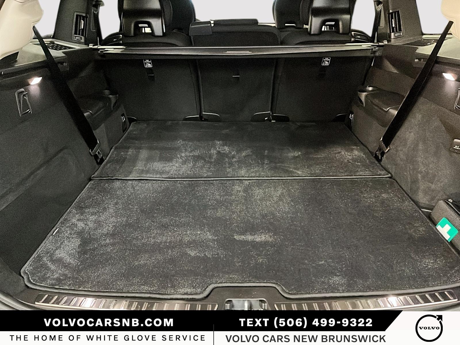 2025 Volvo XC90 B6 Core Bright Theme