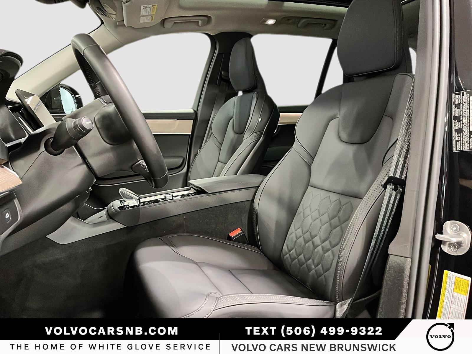 2025 Volvo XC90 B6 Core Bright Theme