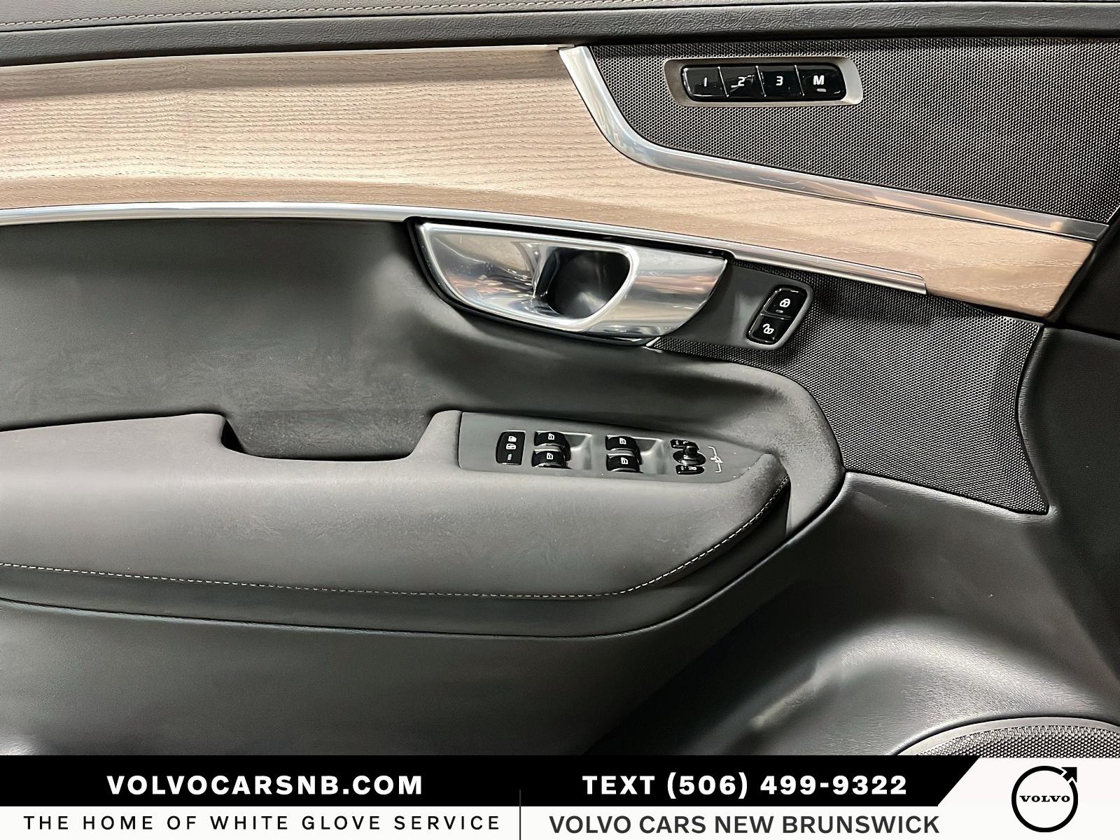 2025 Volvo XC90 B6 Core Bright Theme