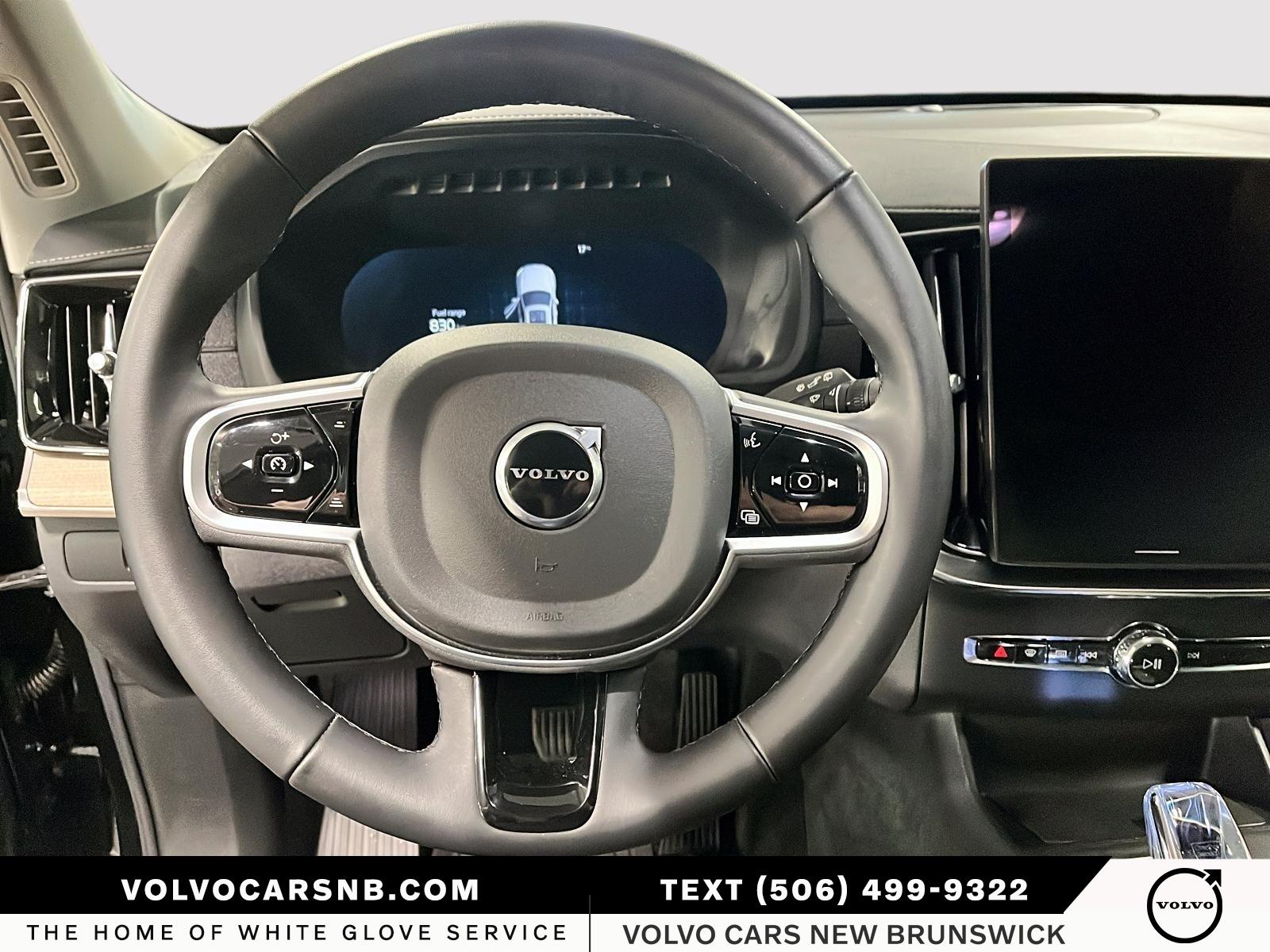 2025 Volvo XC90 B6 Core Bright Theme