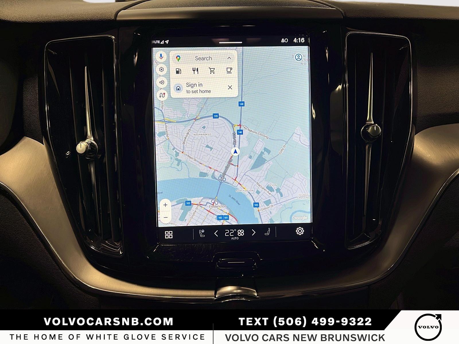 2025 Volvo XC60 B5 Core Dark Theme