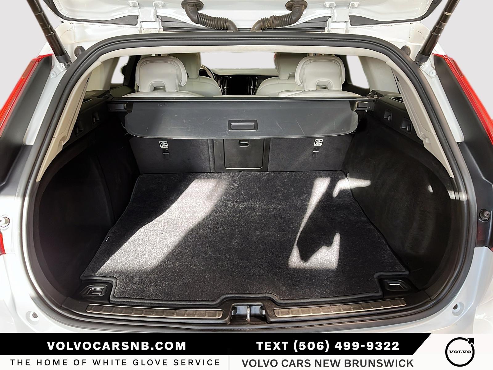 2022 Volvo V60 Cross Country T5