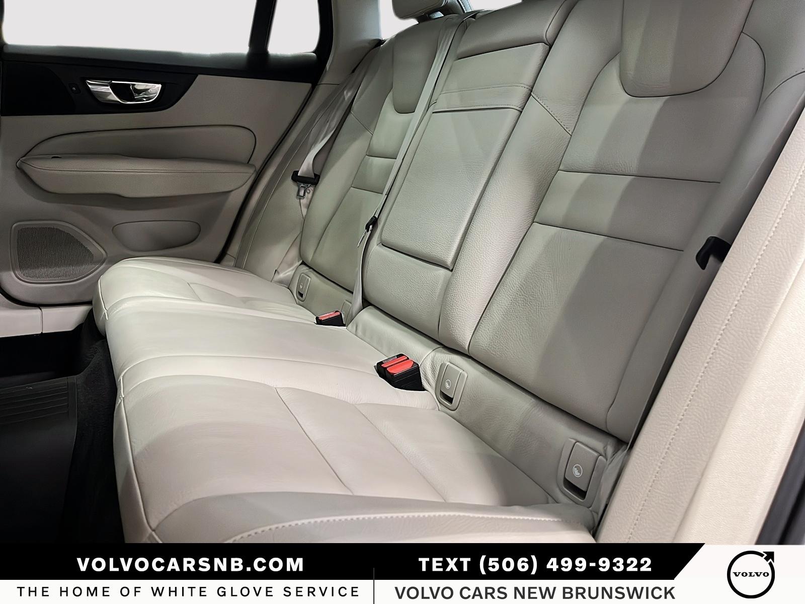 2022 Volvo V60 Cross Country T5