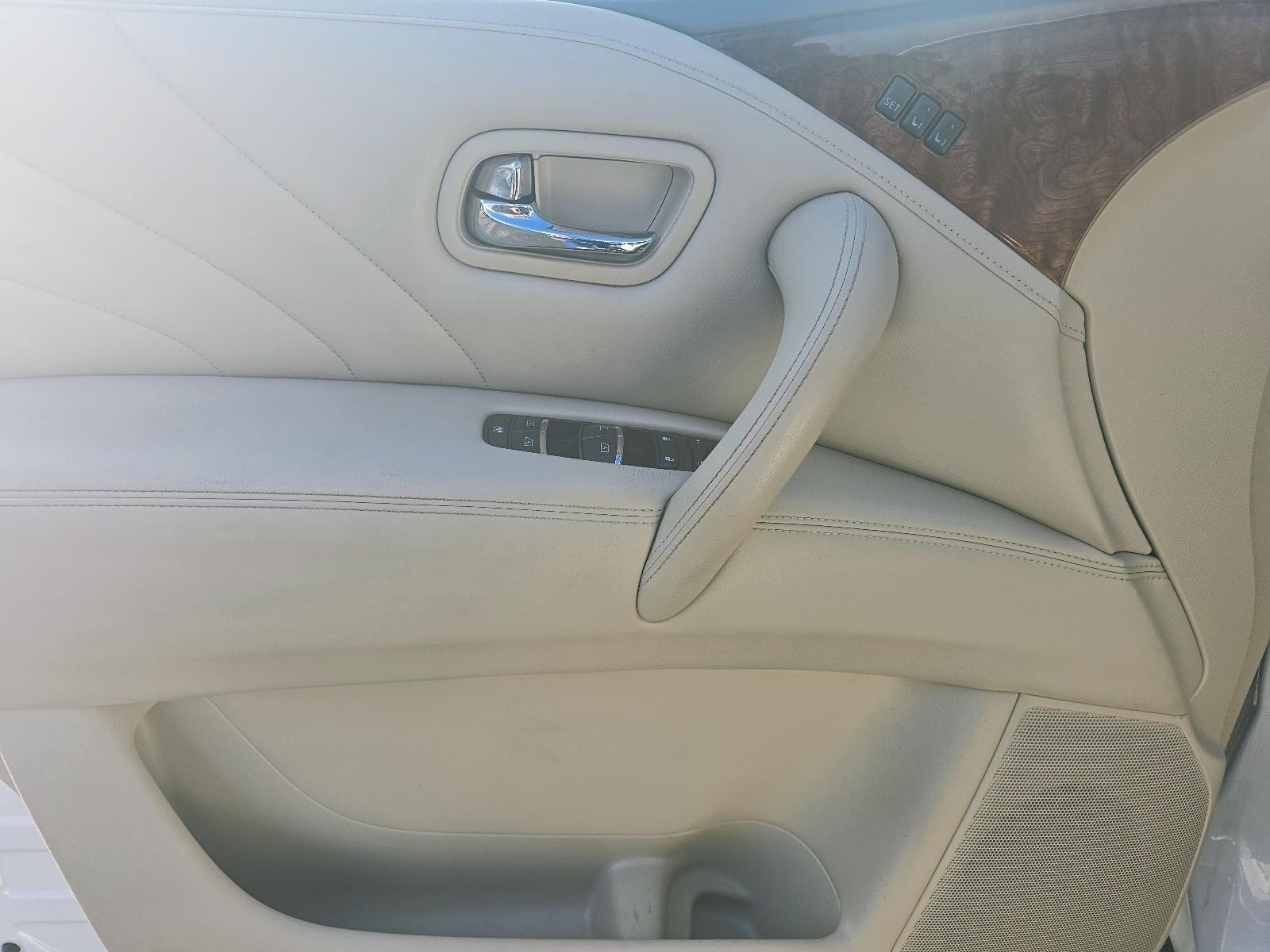 2015 Infiniti QX80 Limited 7 Passenger