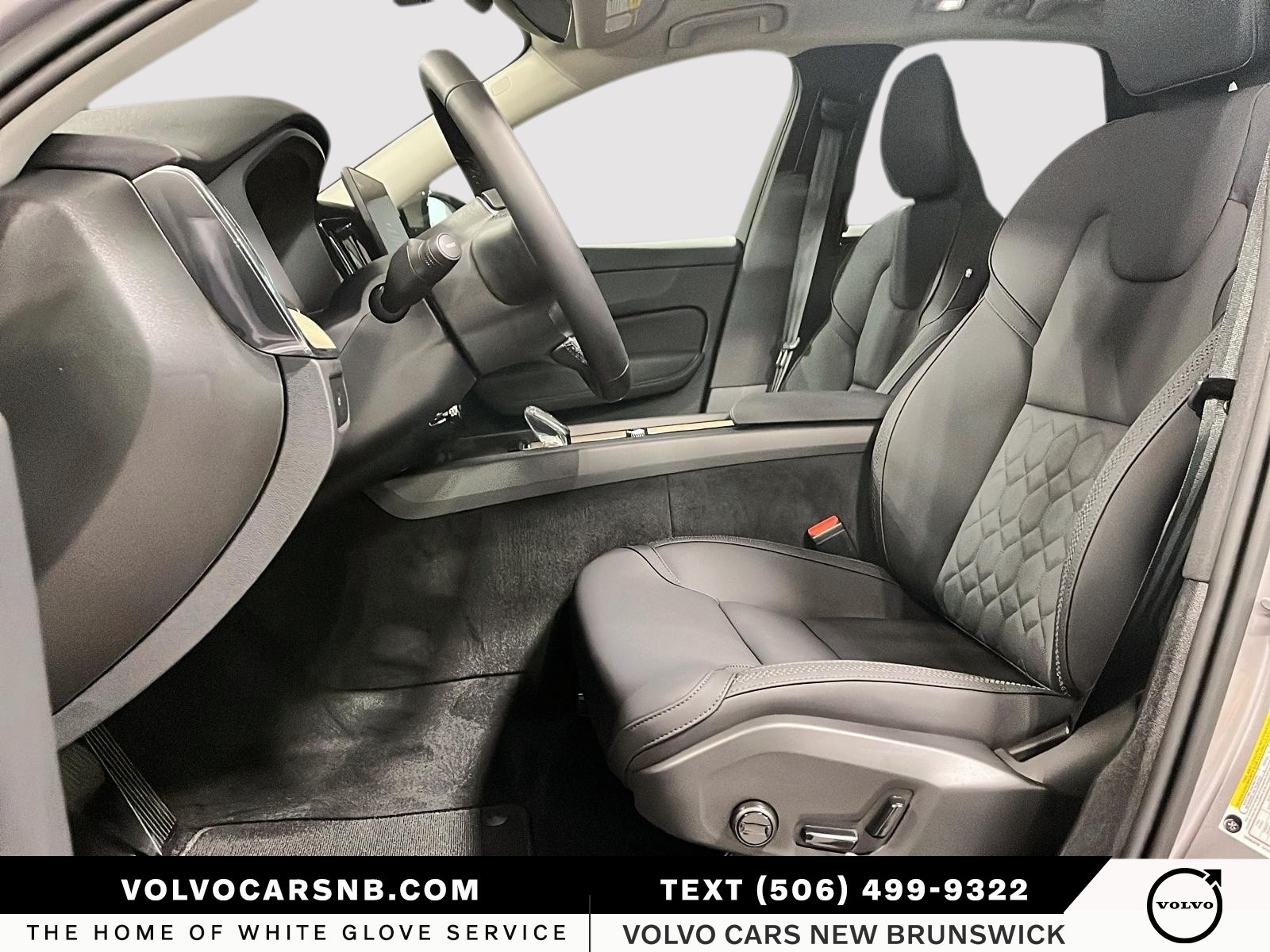 2026 Volvo XC60 B5 Core Dark Theme