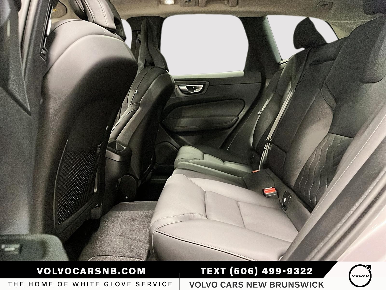 2026 Volvo XC60 B5 Core Dark Theme