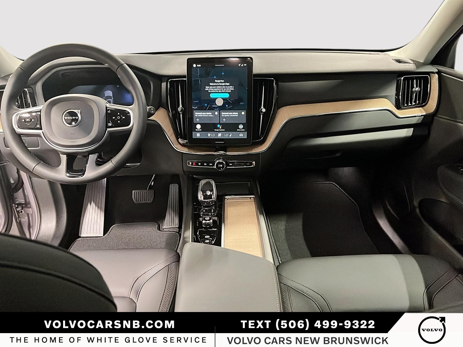 2026 Volvo XC60 B5 Core Dark Theme