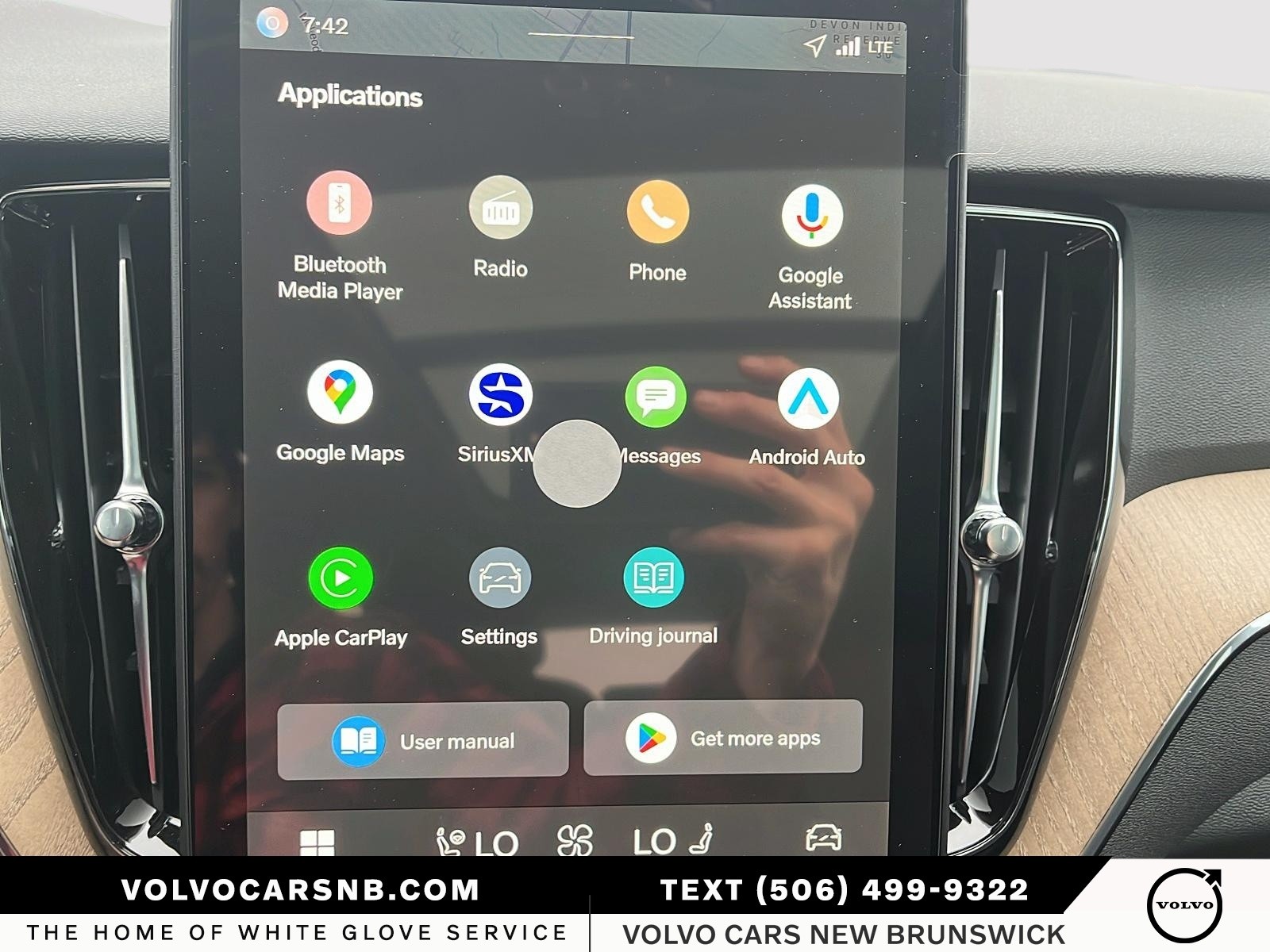 2026 Volvo XC60 B5 Core Dark Theme