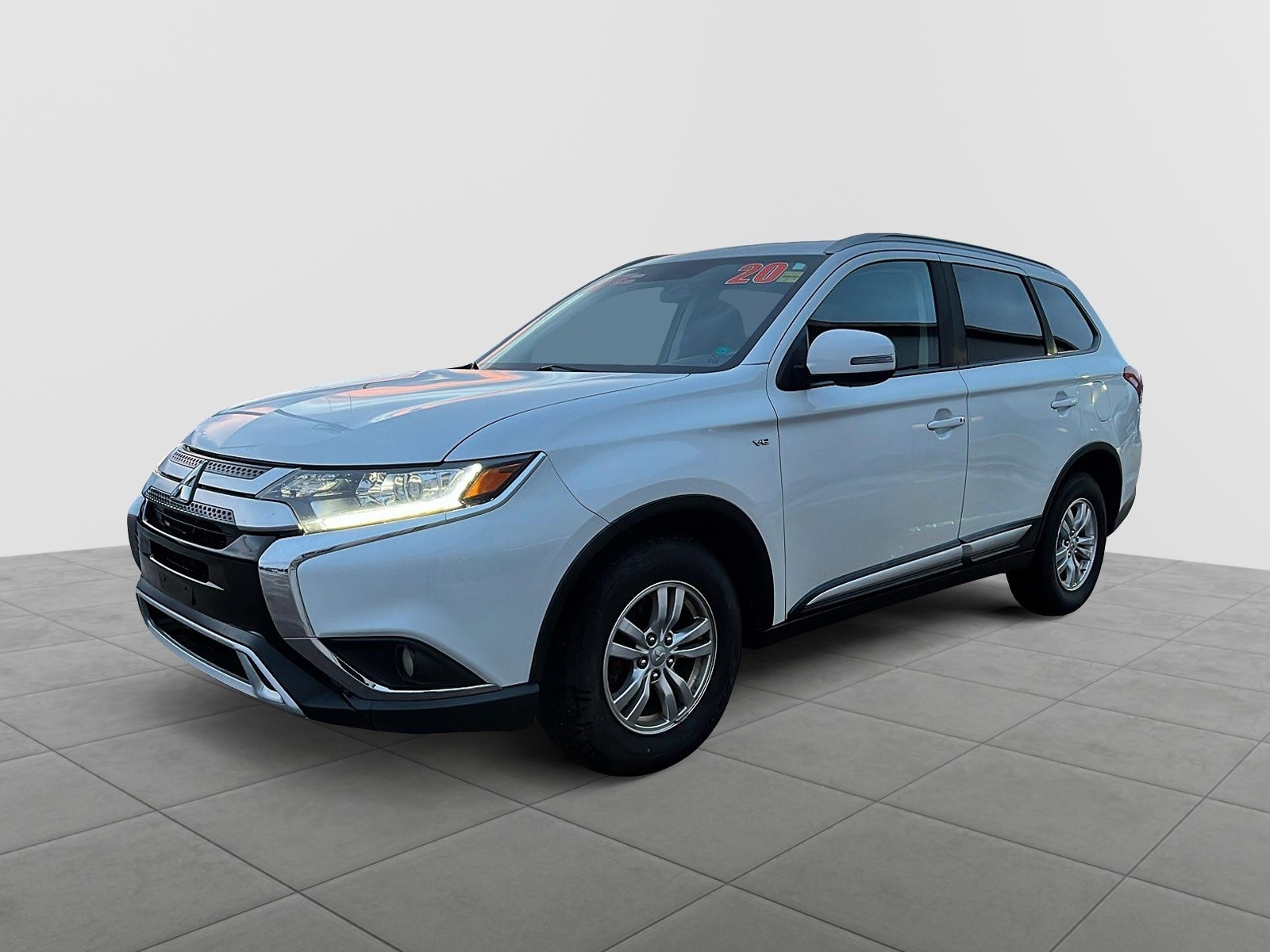 2020 Mitsubishi Outlander  SE