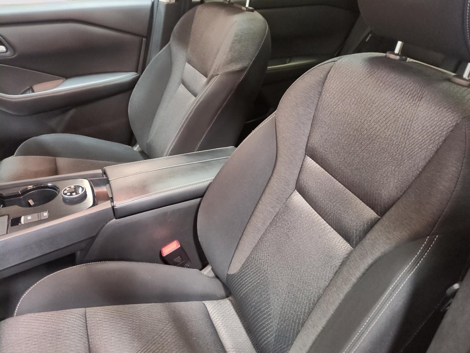 2024 Nissan Rogue SV Moonroof