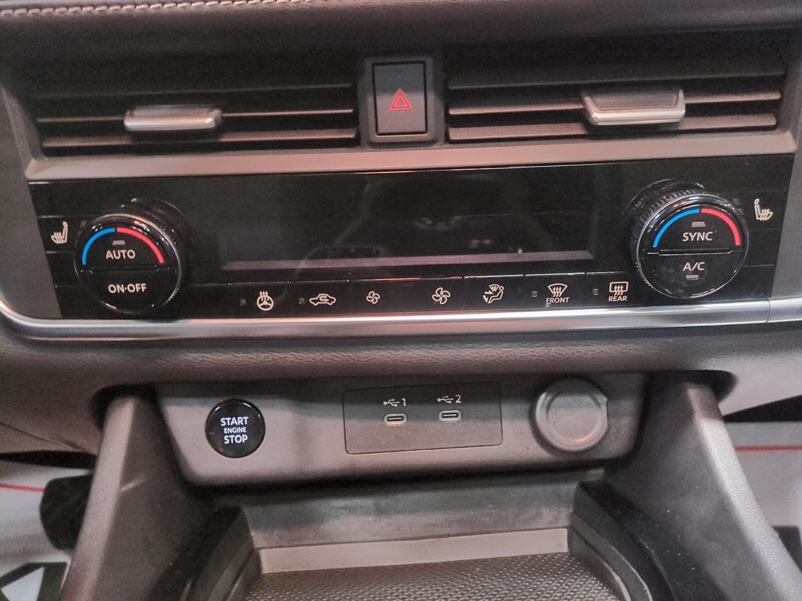 2024 Nissan Rogue SV Moonroof