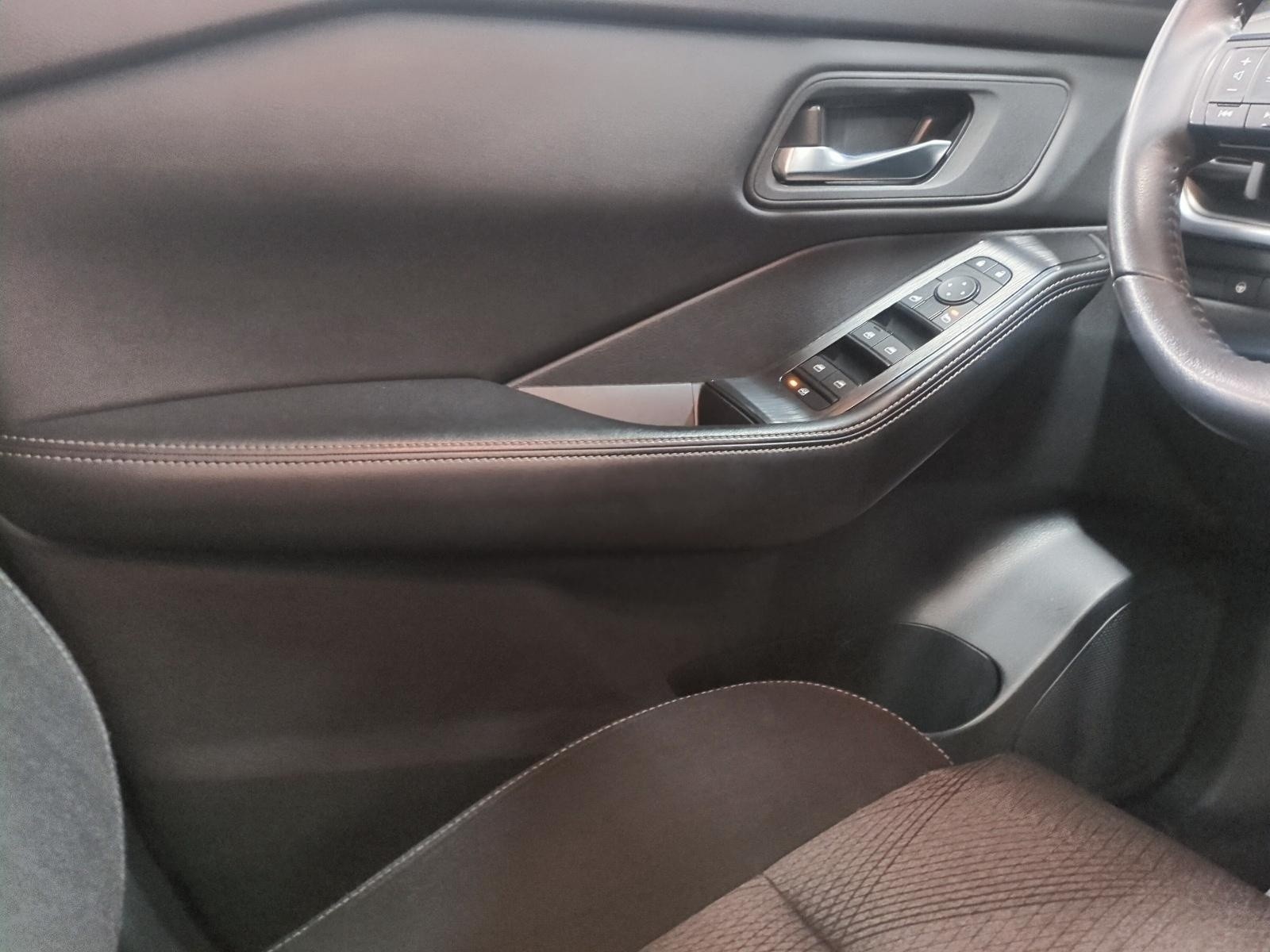 2024 Nissan Rogue SV Moonroof