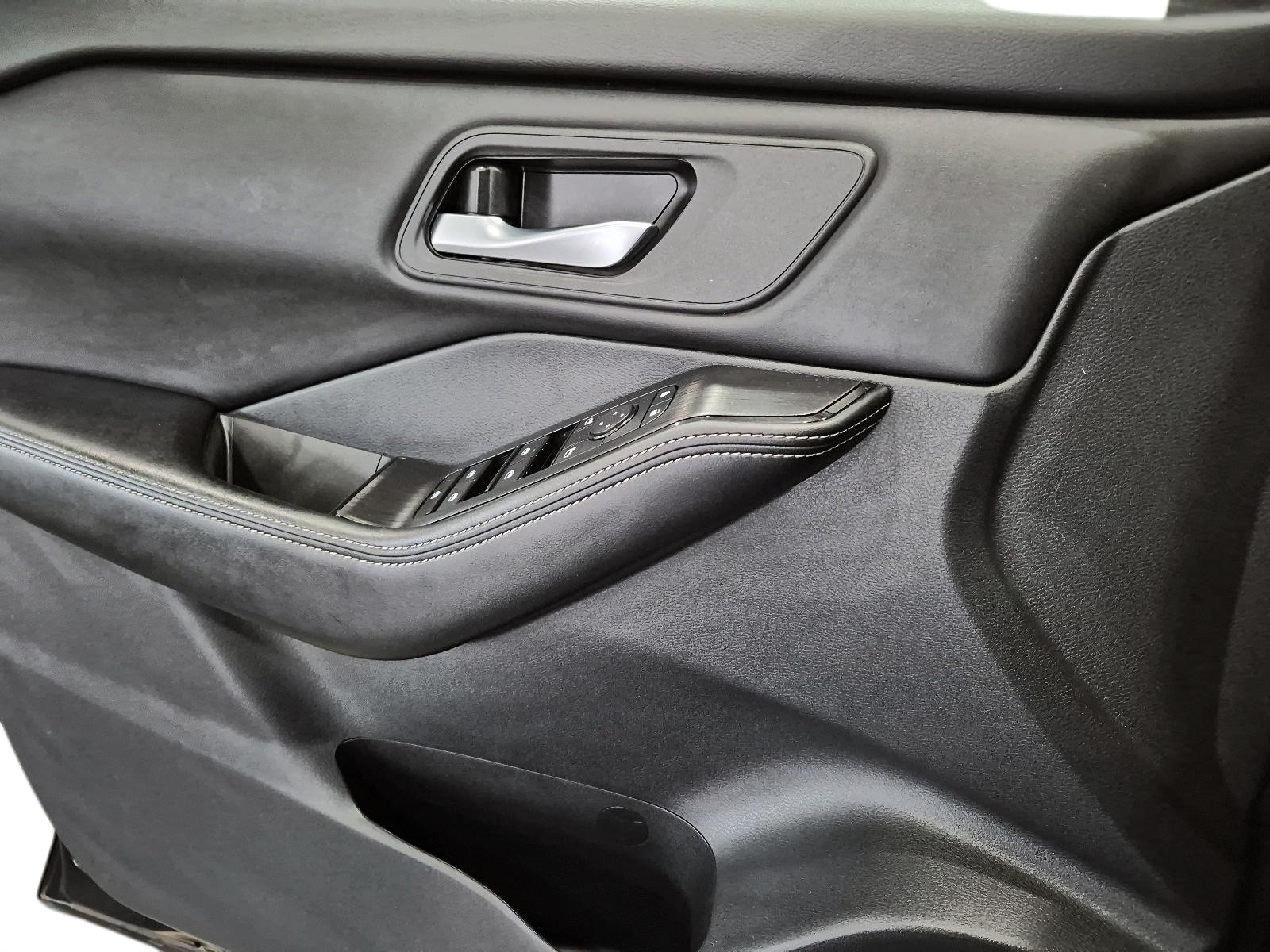 2024 Nissan Rogue SV Moonroof