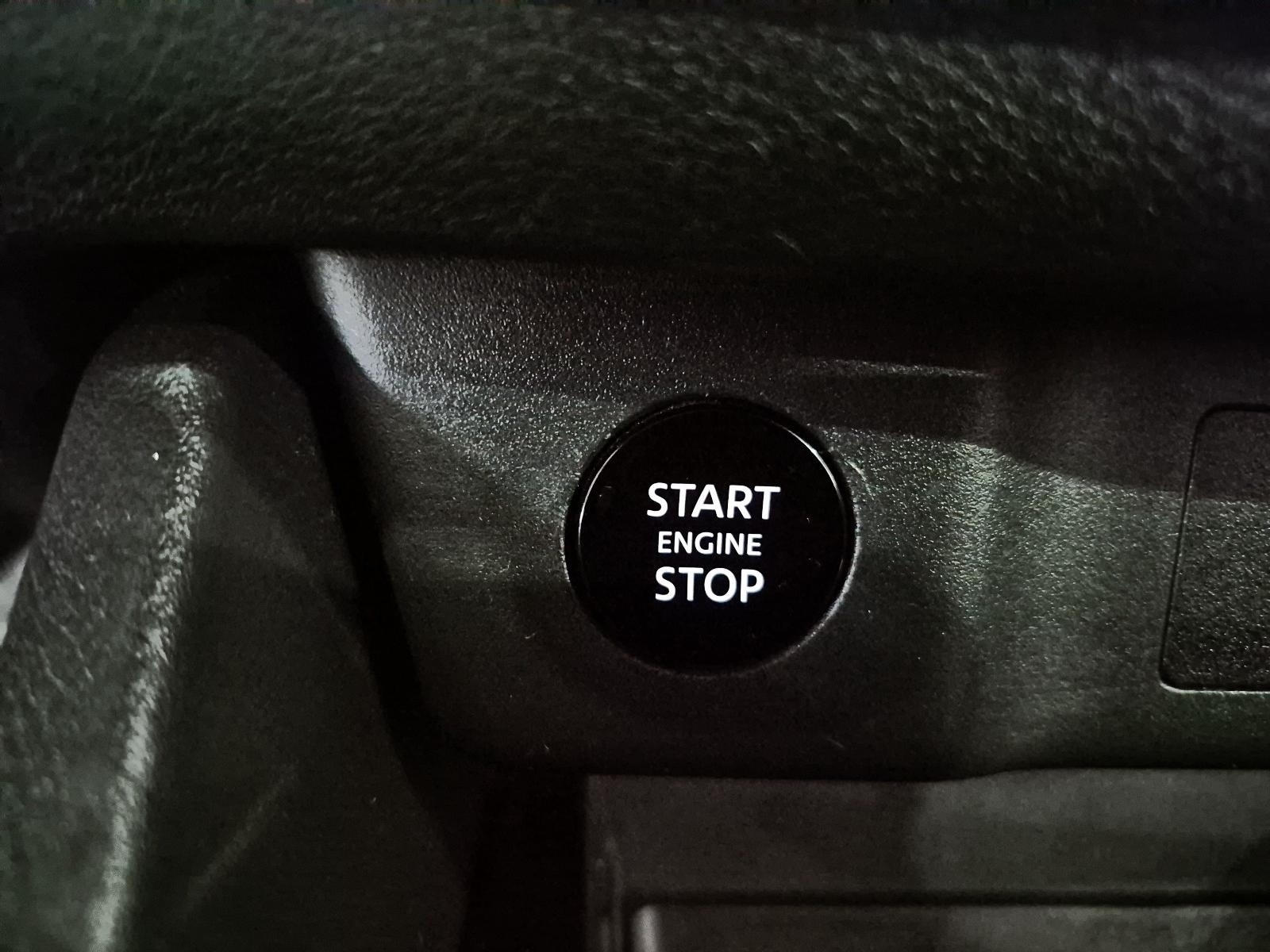 2024 Nissan Rogue SV Moonroof