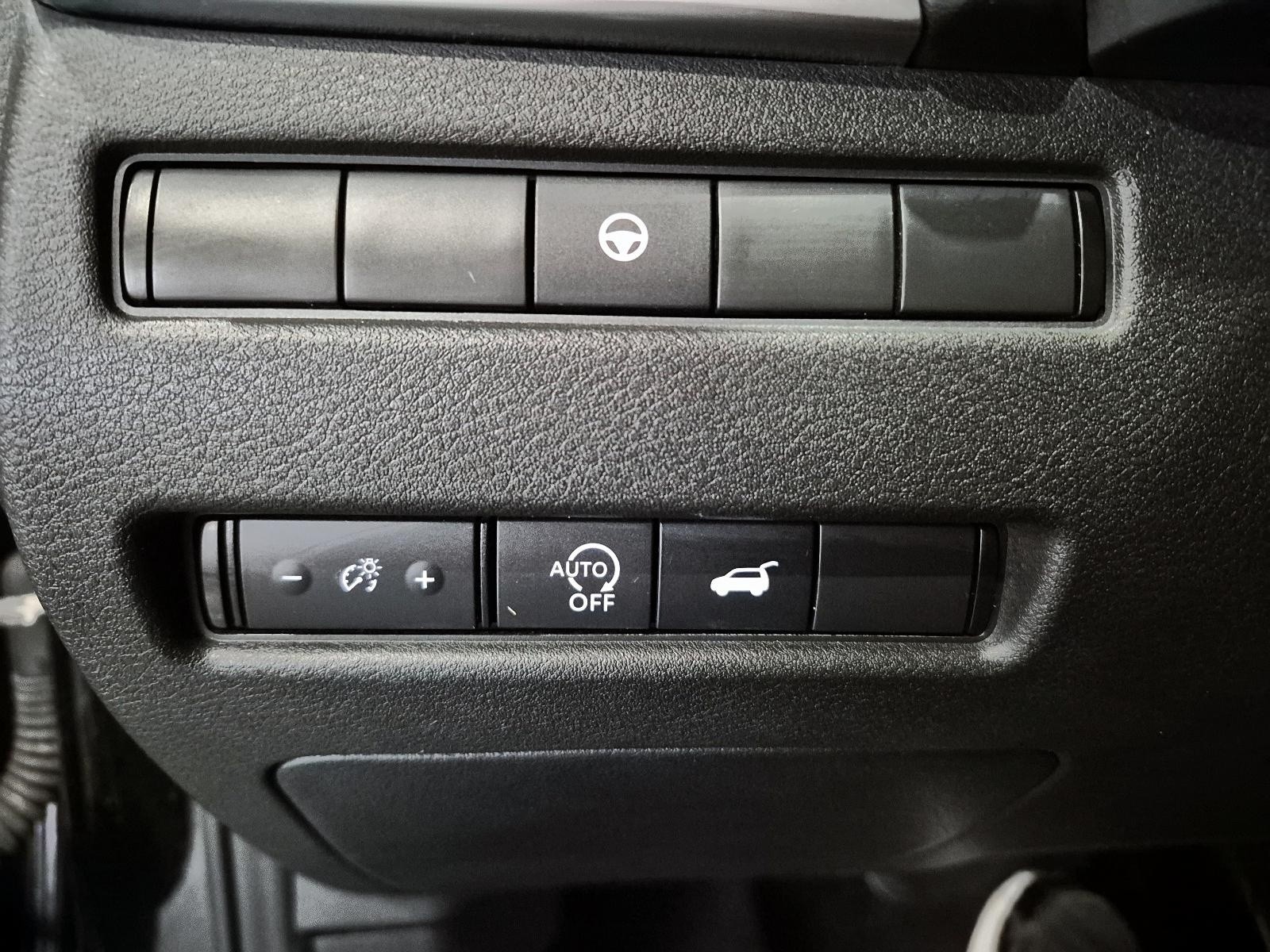 2024 Nissan Rogue SV Moonroof