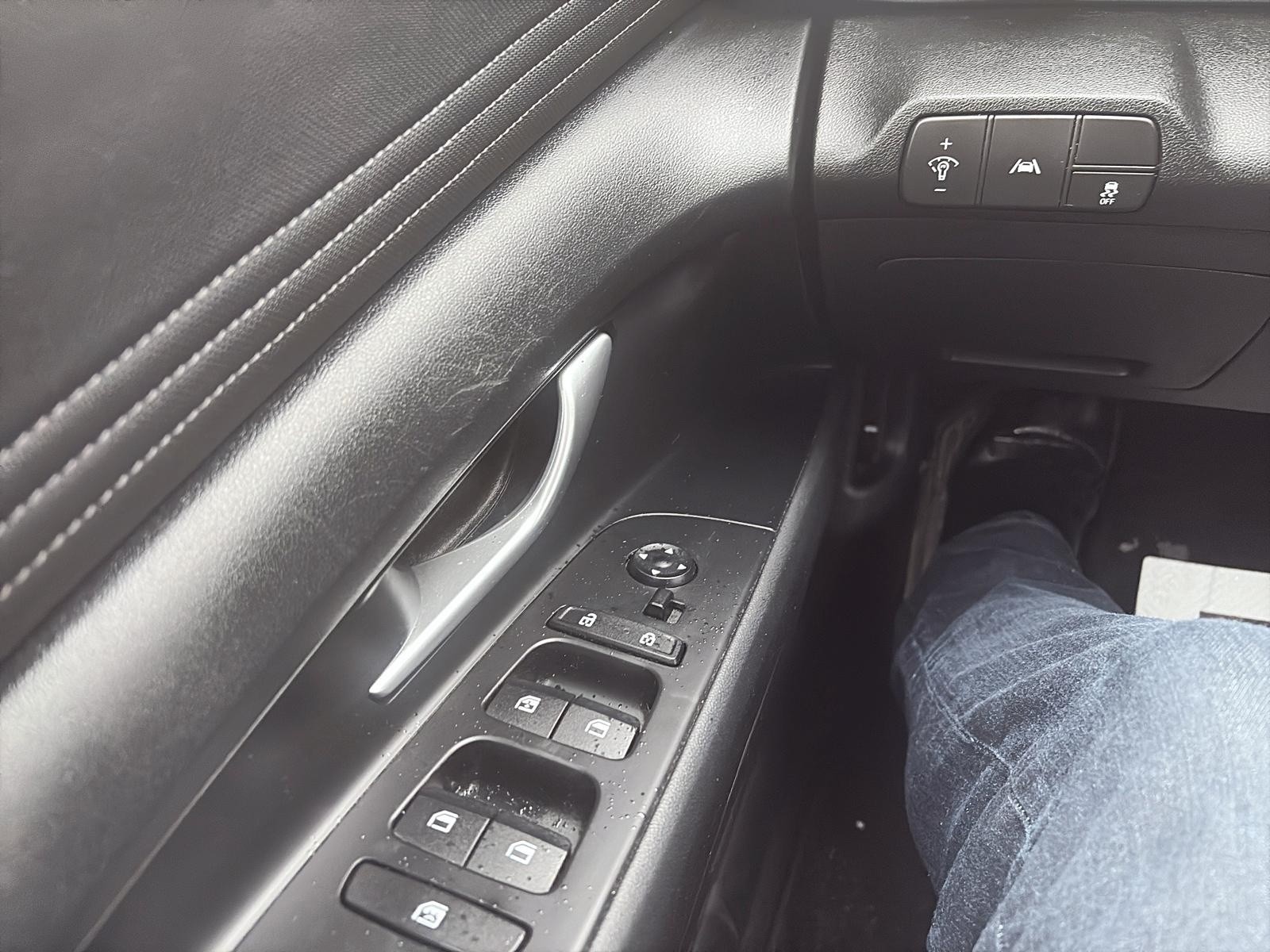 2023 Hyundai Elantra ESSENTIAL