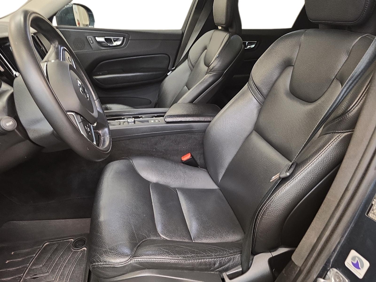 2020 Volvo XC60 T6 Momentum