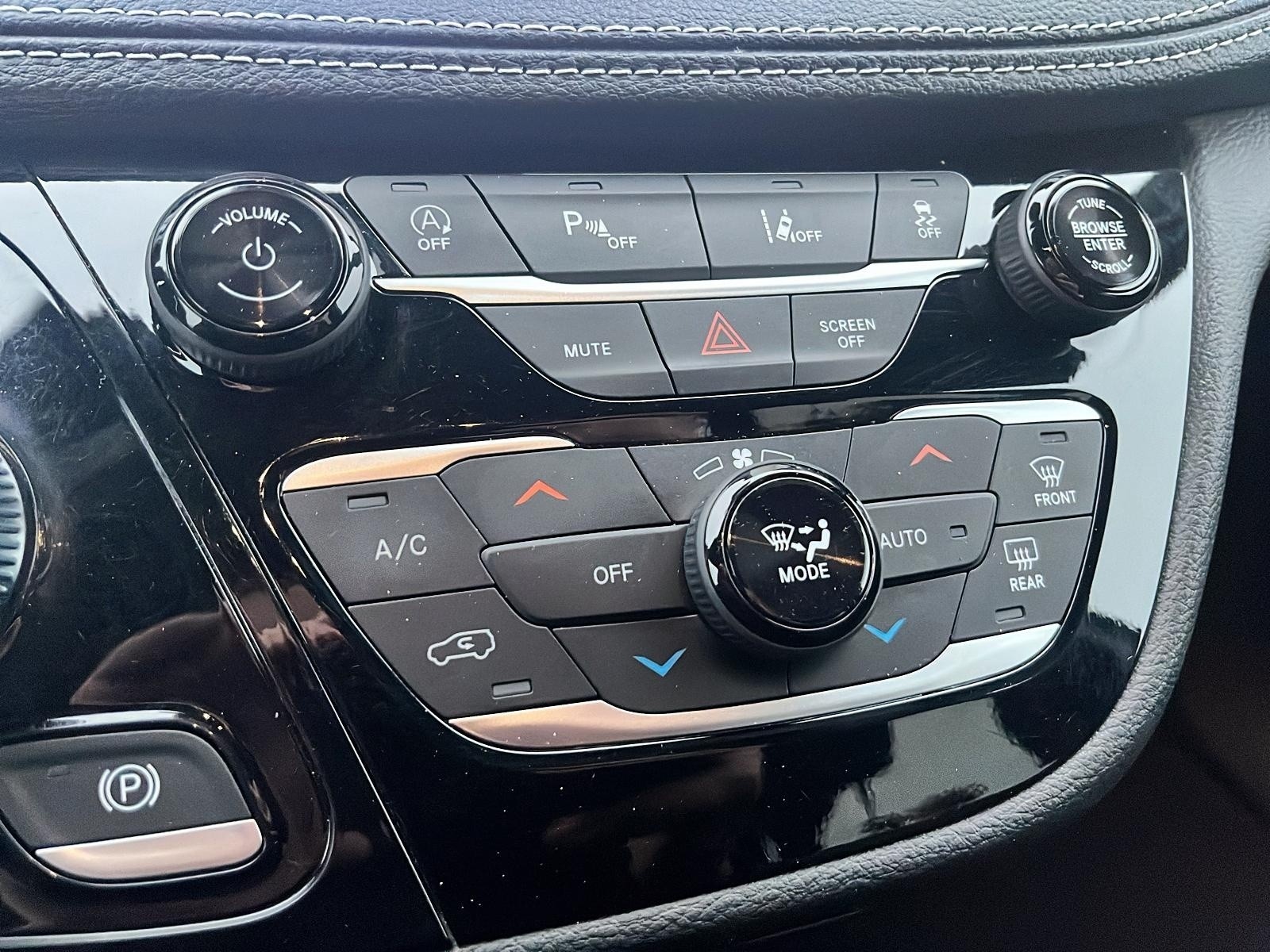 2024 Chrysler Pacifica Touring-L