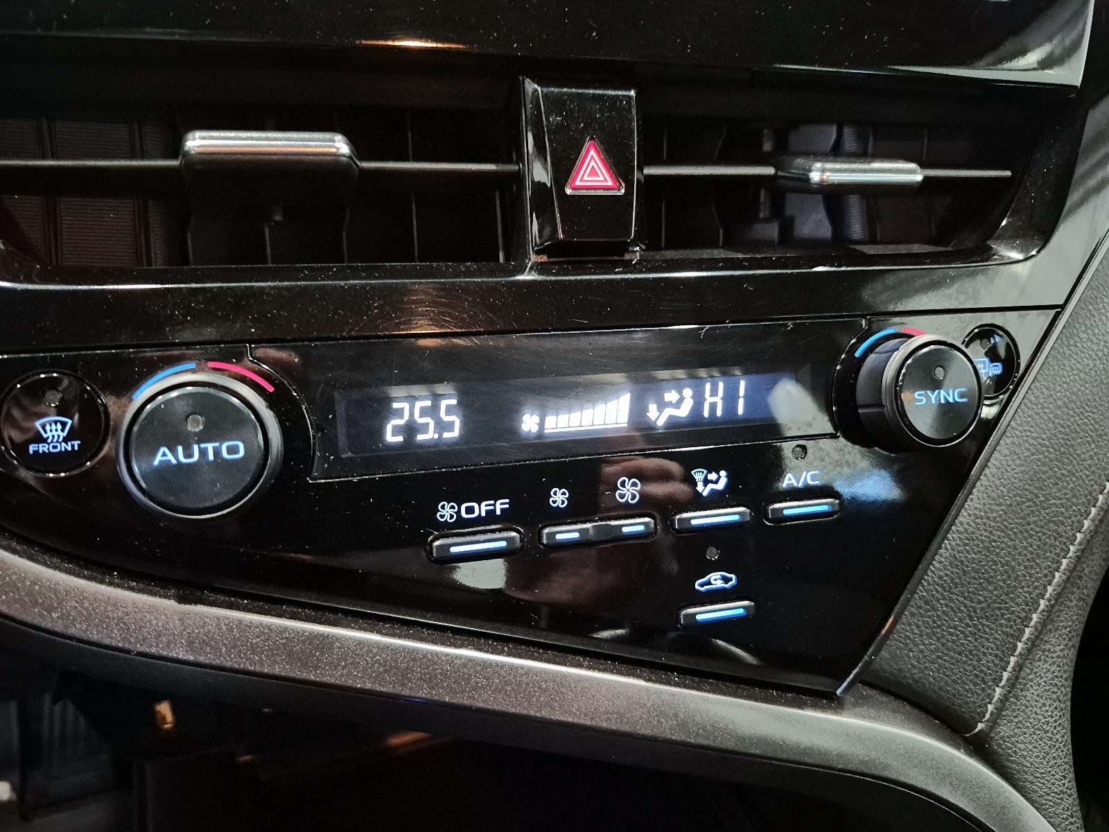 2024 Toyota Camry Hybrid LE