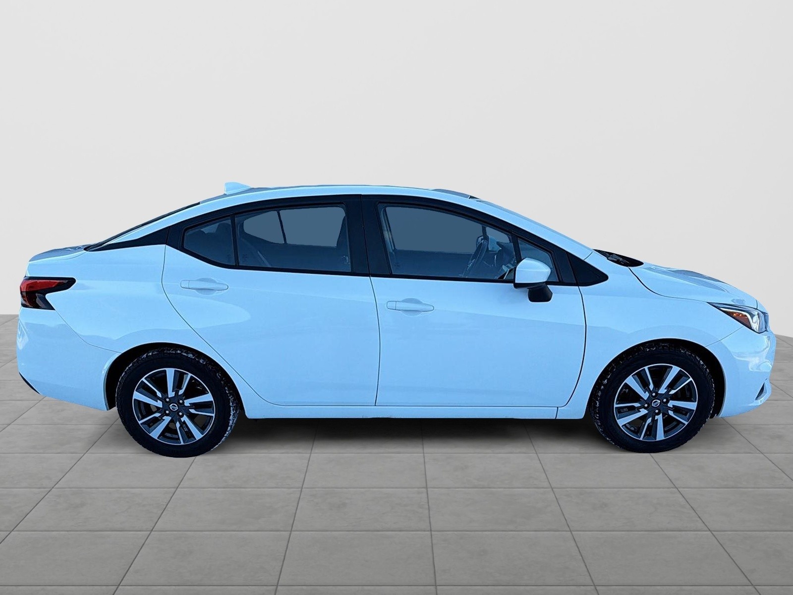 2022 Nissan Versa SV