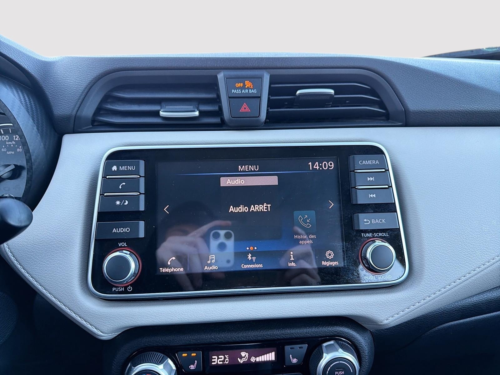 2022 Nissan Versa SV