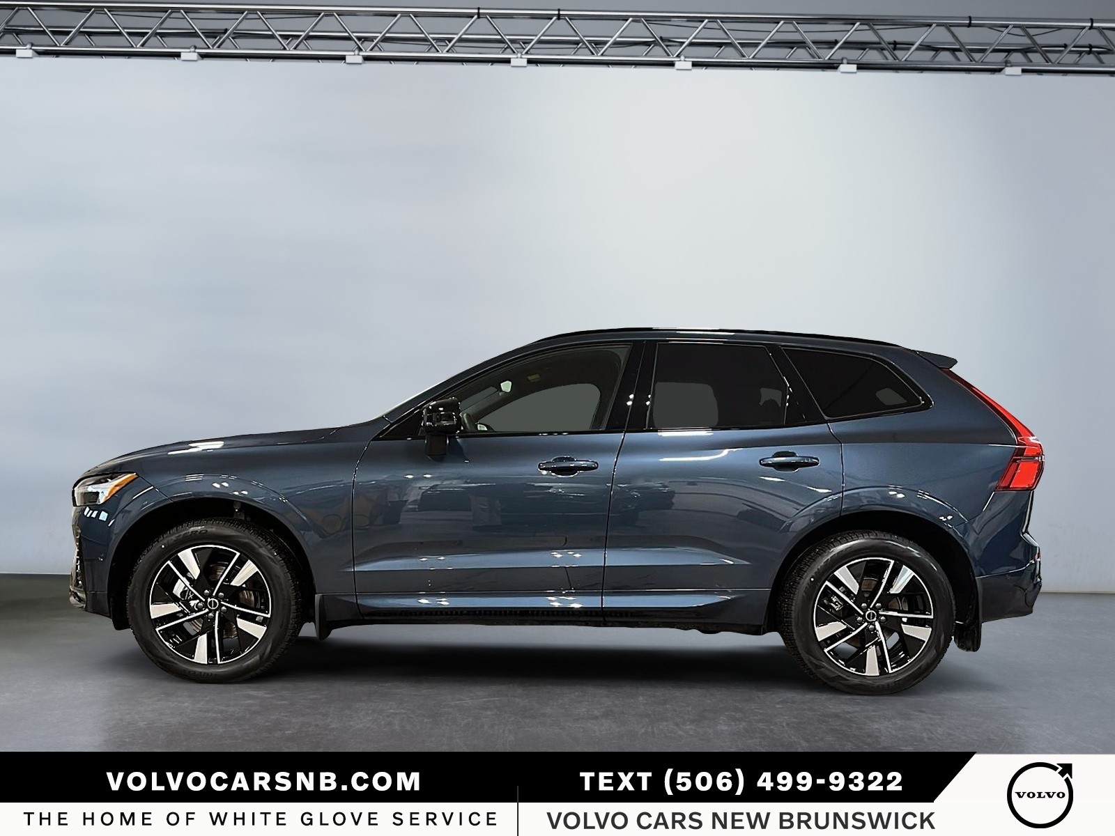 2026 Volvo XC60 B5 Plus Dark Theme