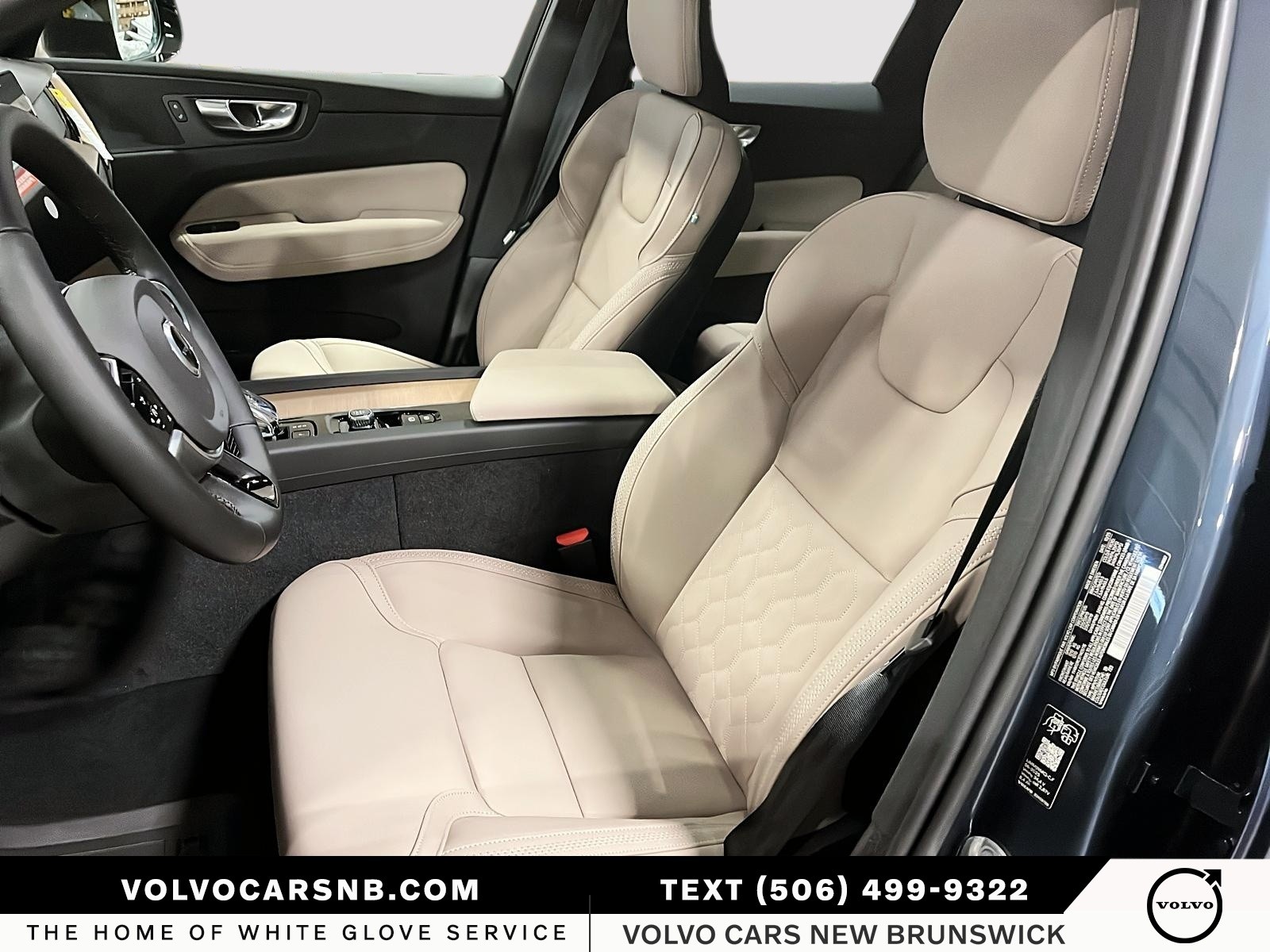 2026 Volvo XC60 B5 Plus Dark Theme