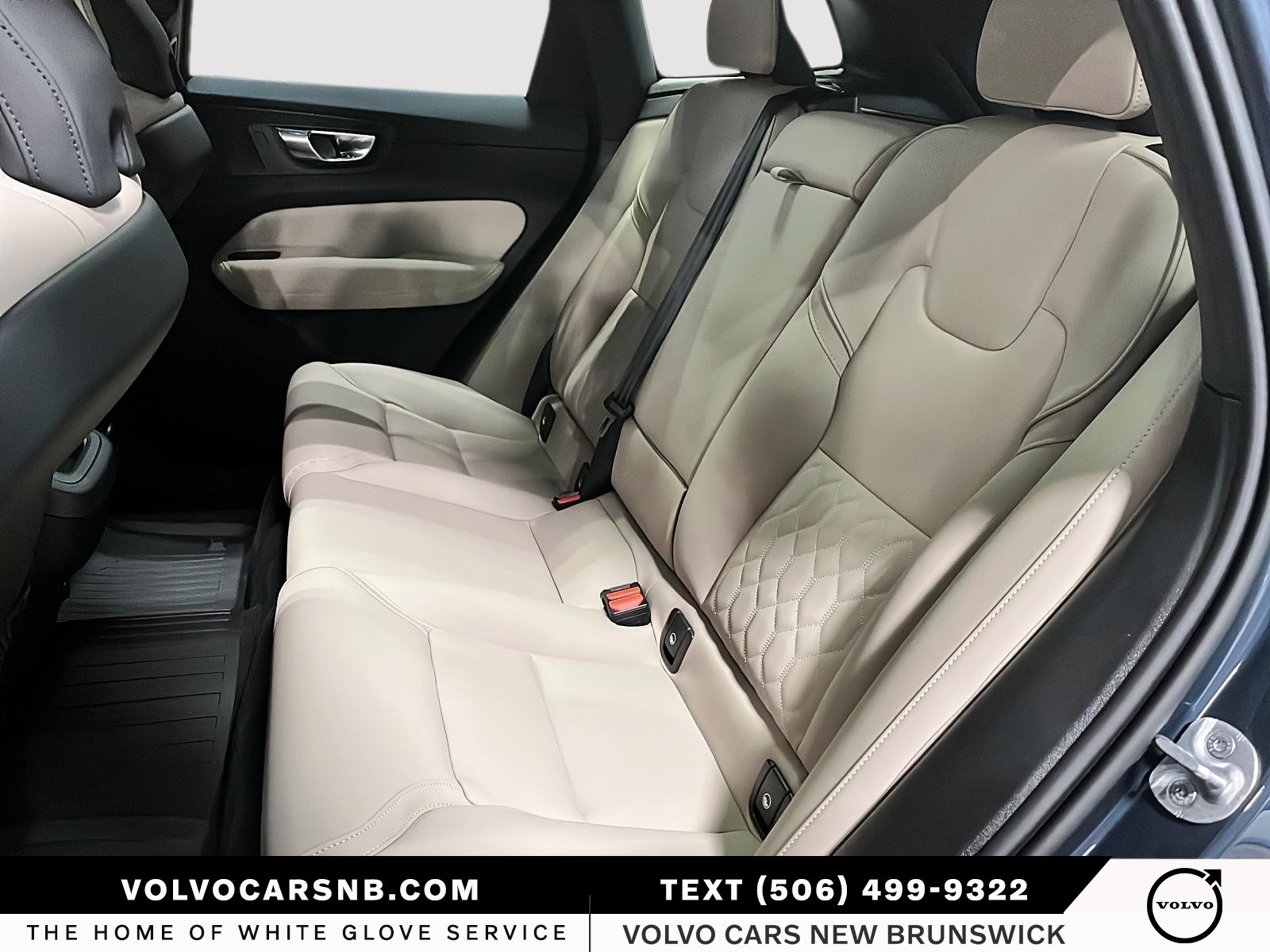 2026 Volvo XC60 B5 Plus Dark Theme