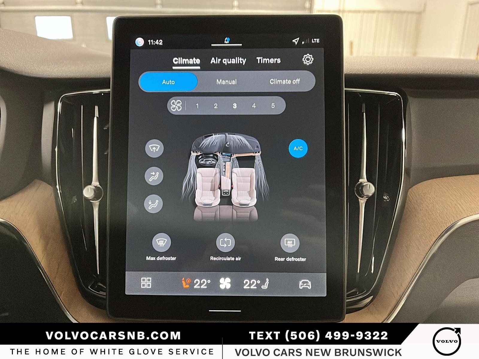 2026 Volvo XC60 B5 Plus Dark Theme