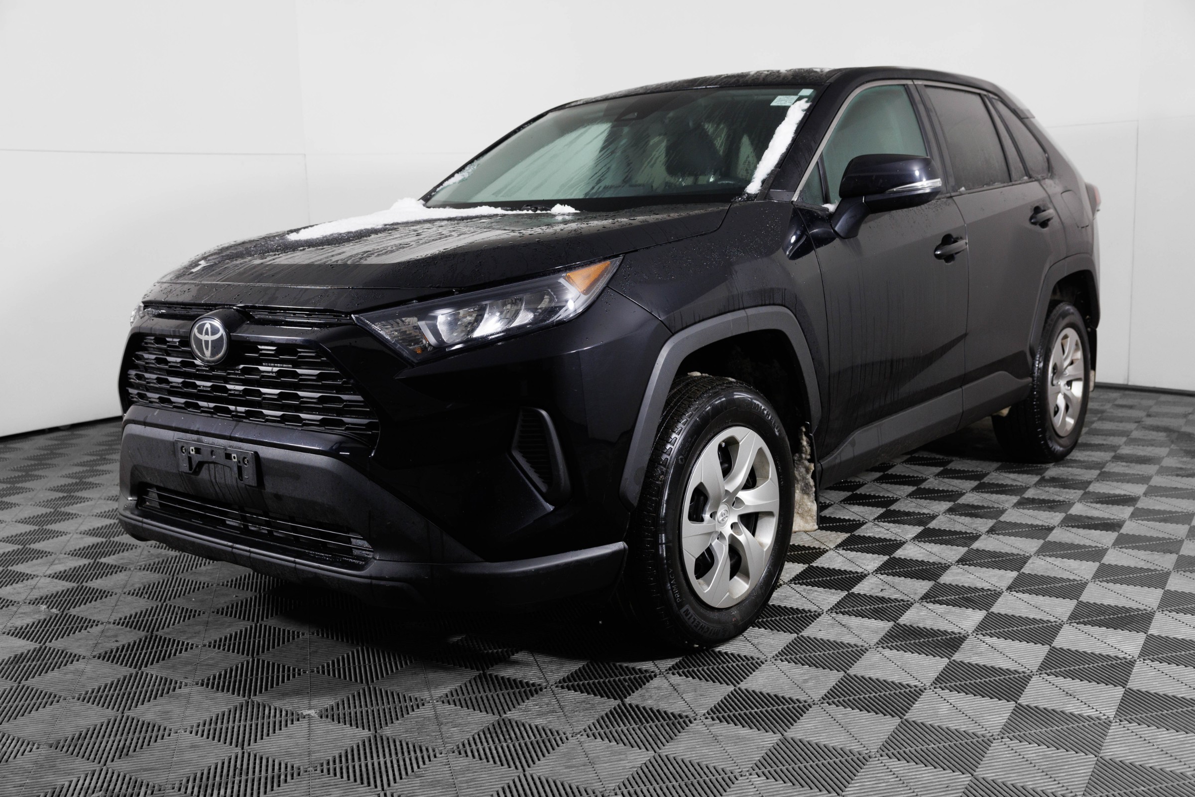 Toyota RAV4 LE FWD 2022