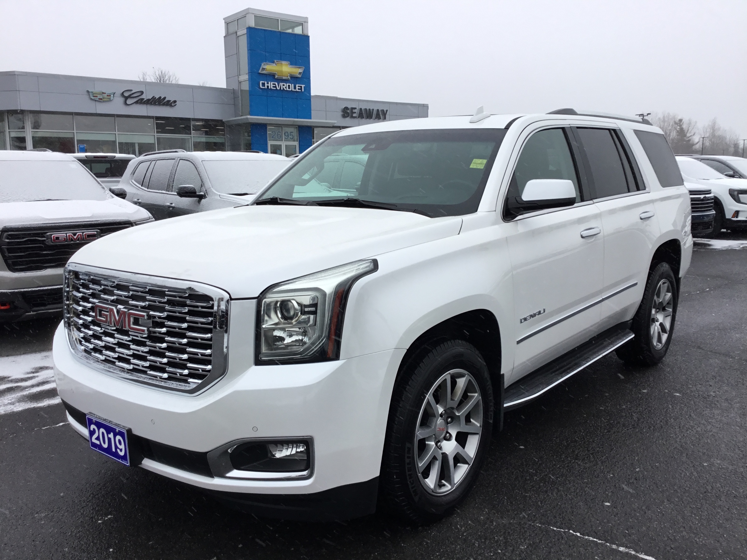 GMC Yukon Denali 4WD