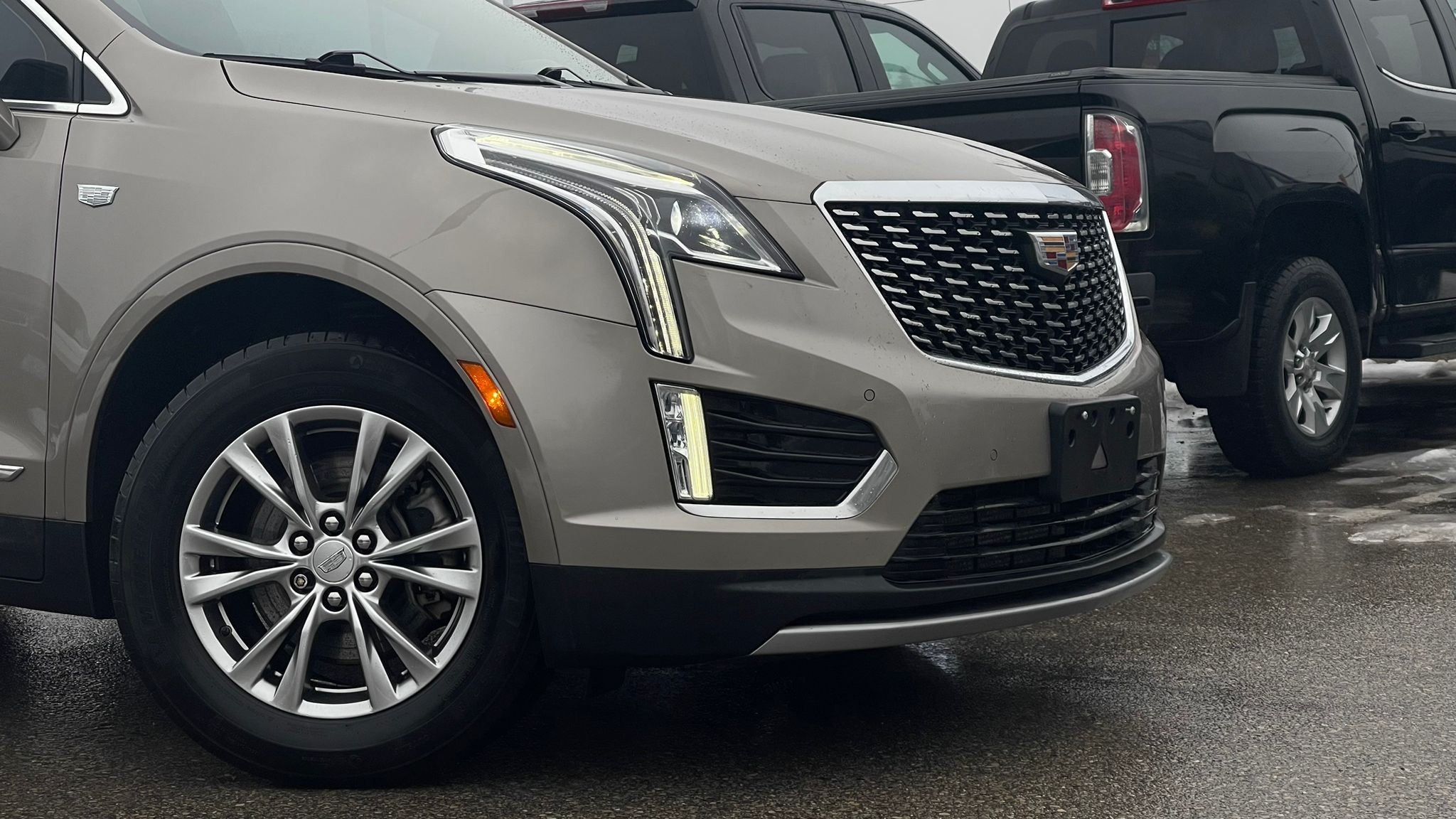 used 2022 Cadillac XT5 car, priced at $34,433