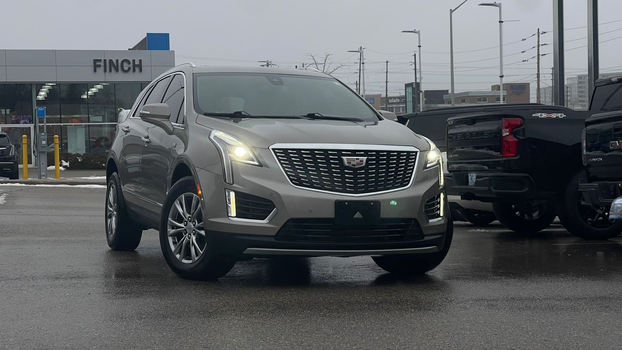 used 2022 Cadillac XT5 car, priced at $34,433