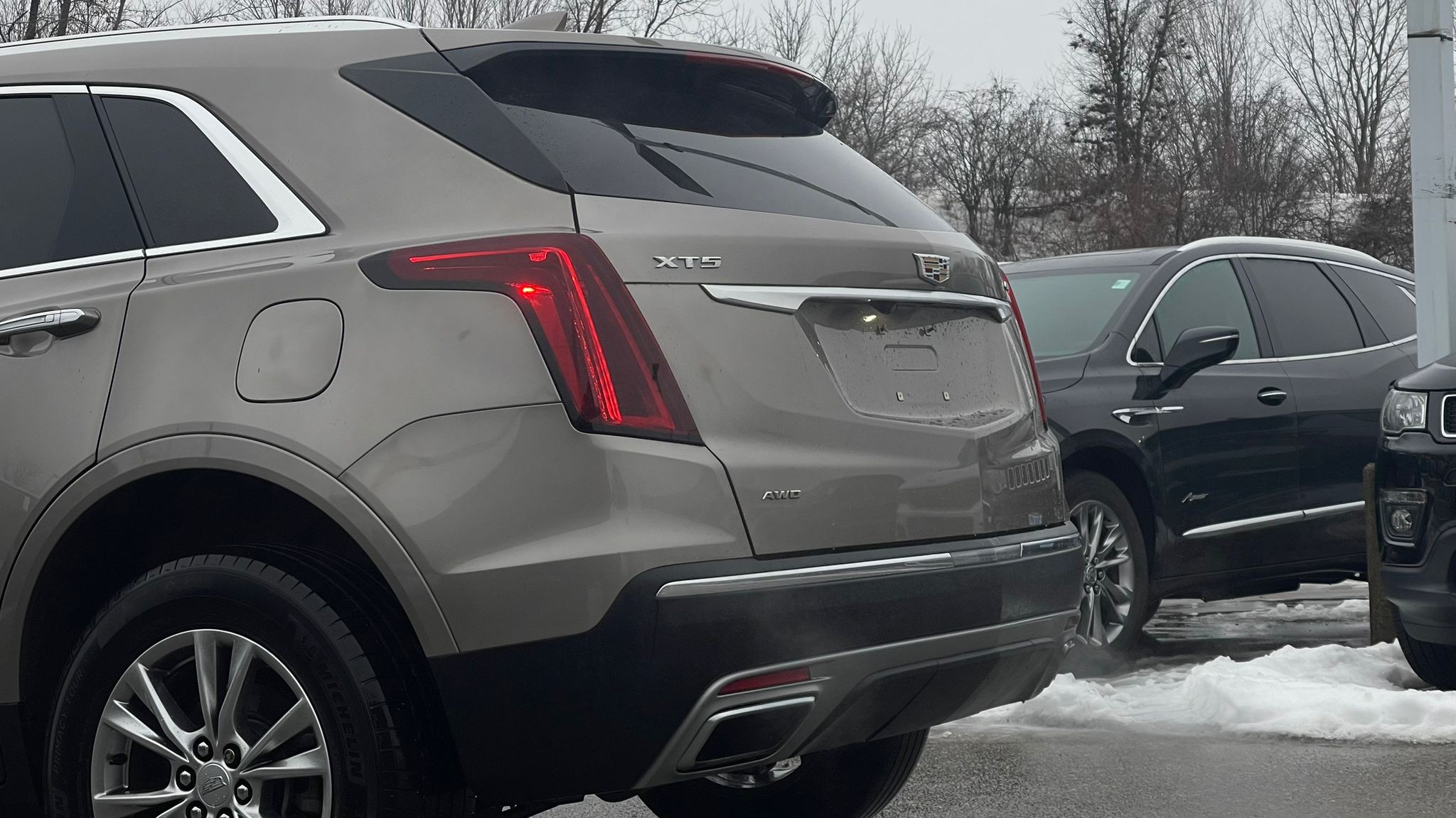 used 2022 Cadillac XT5 car, priced at $34,433