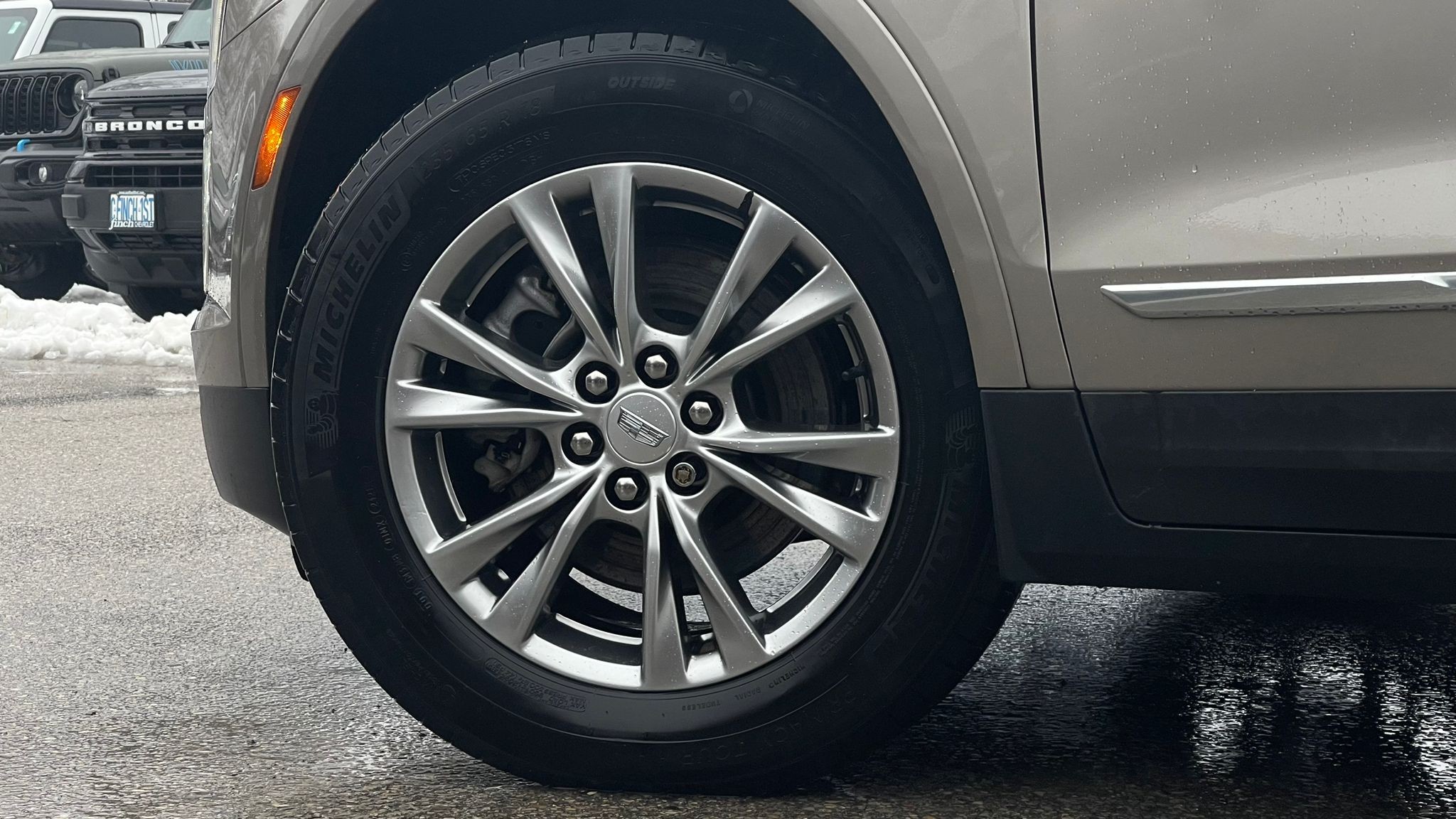 used 2022 Cadillac XT5 car, priced at $34,433