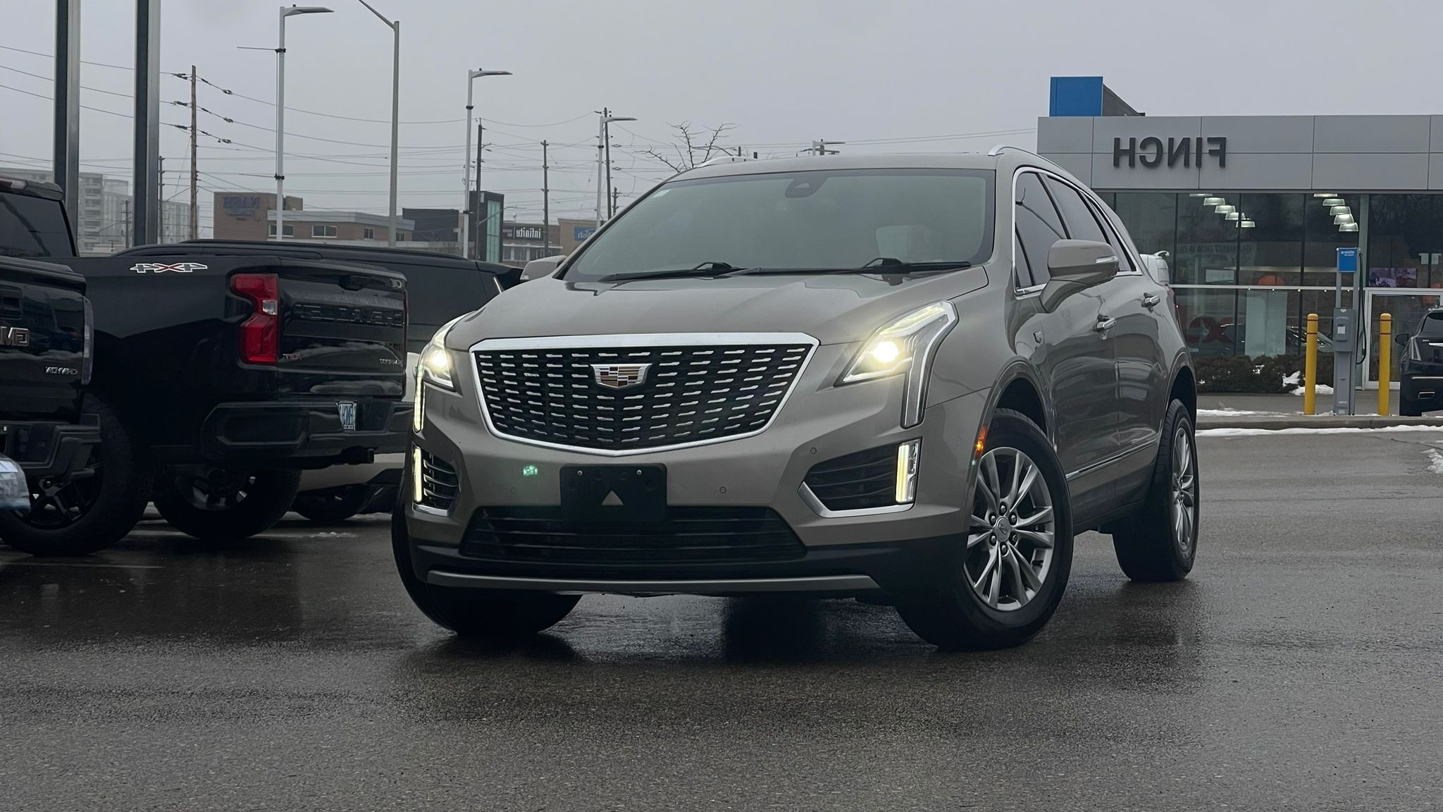 used 2022 Cadillac XT5 car, priced at $34,433