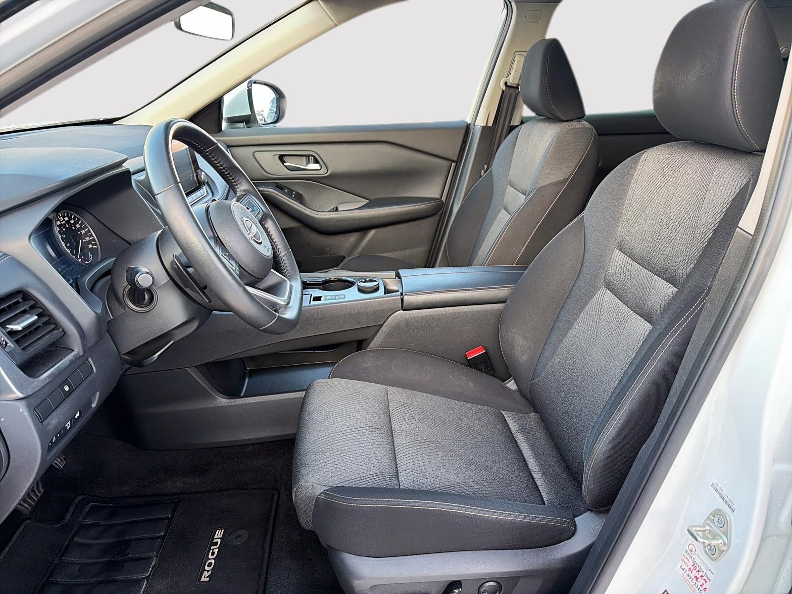 2024 Nissan Rogue SV Moonroof