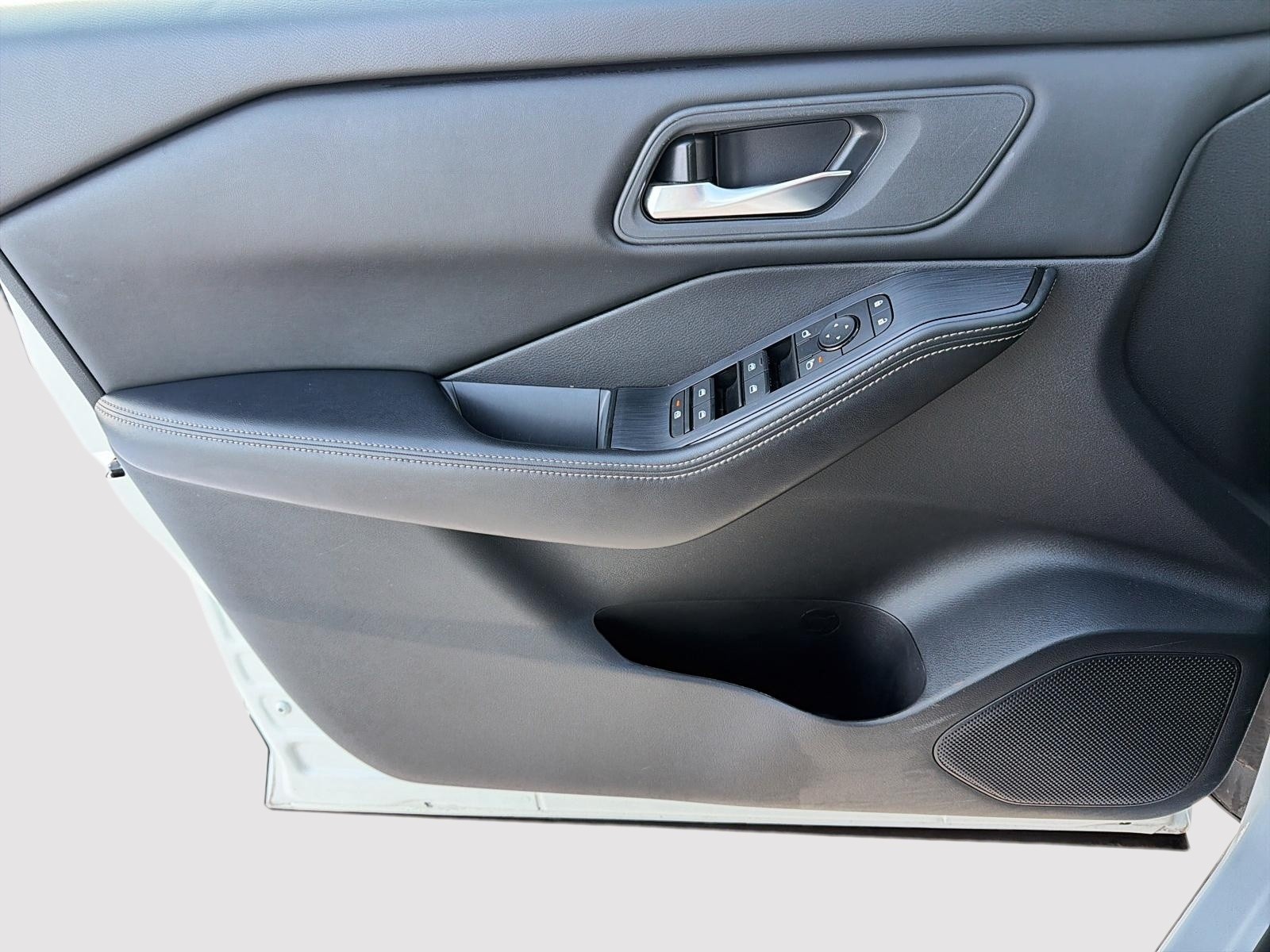 2024 Nissan Rogue SV Moonroof