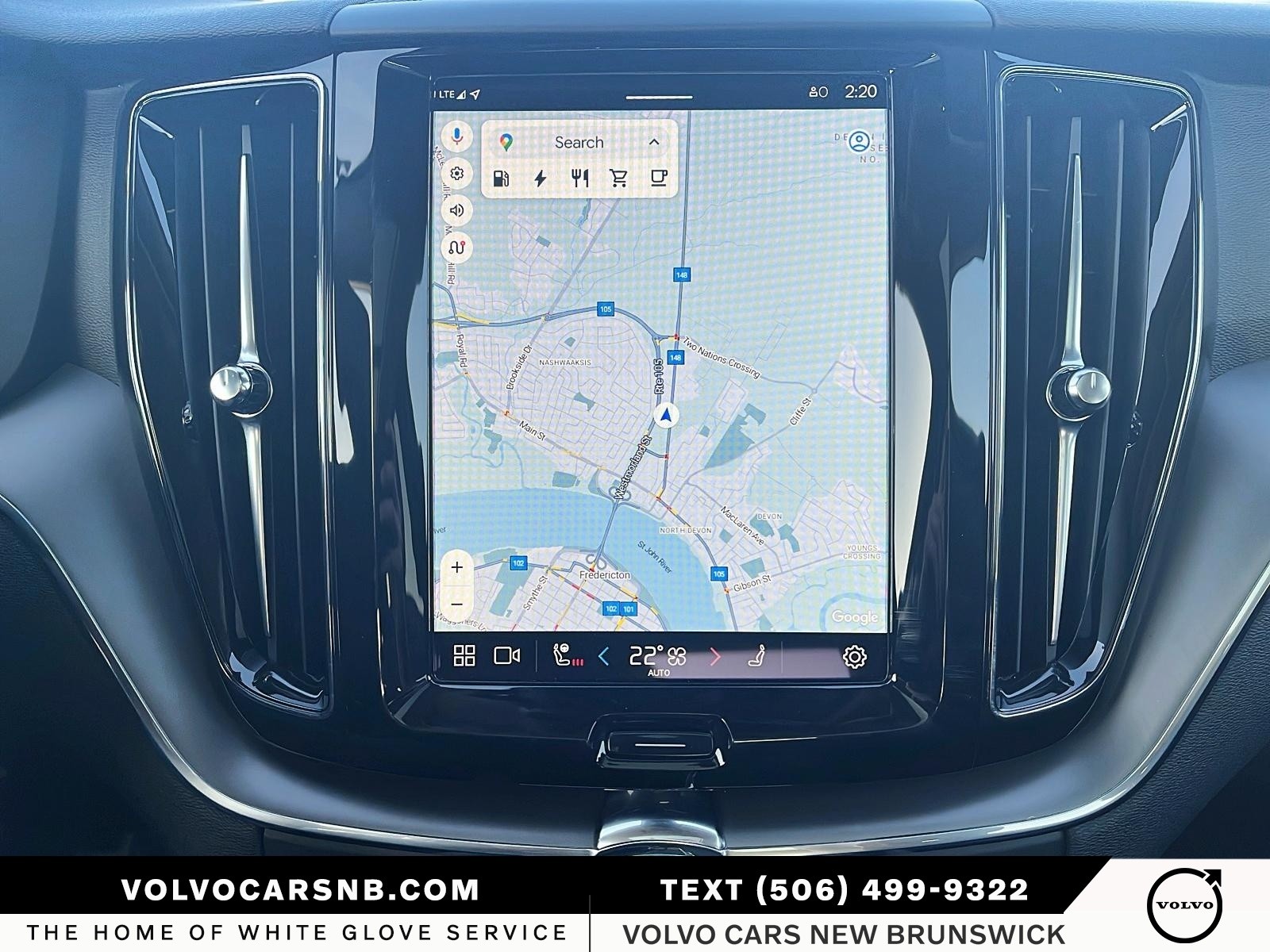 2025 Volvo XC60 Plug-In Hybrid T8 Core Dark Theme