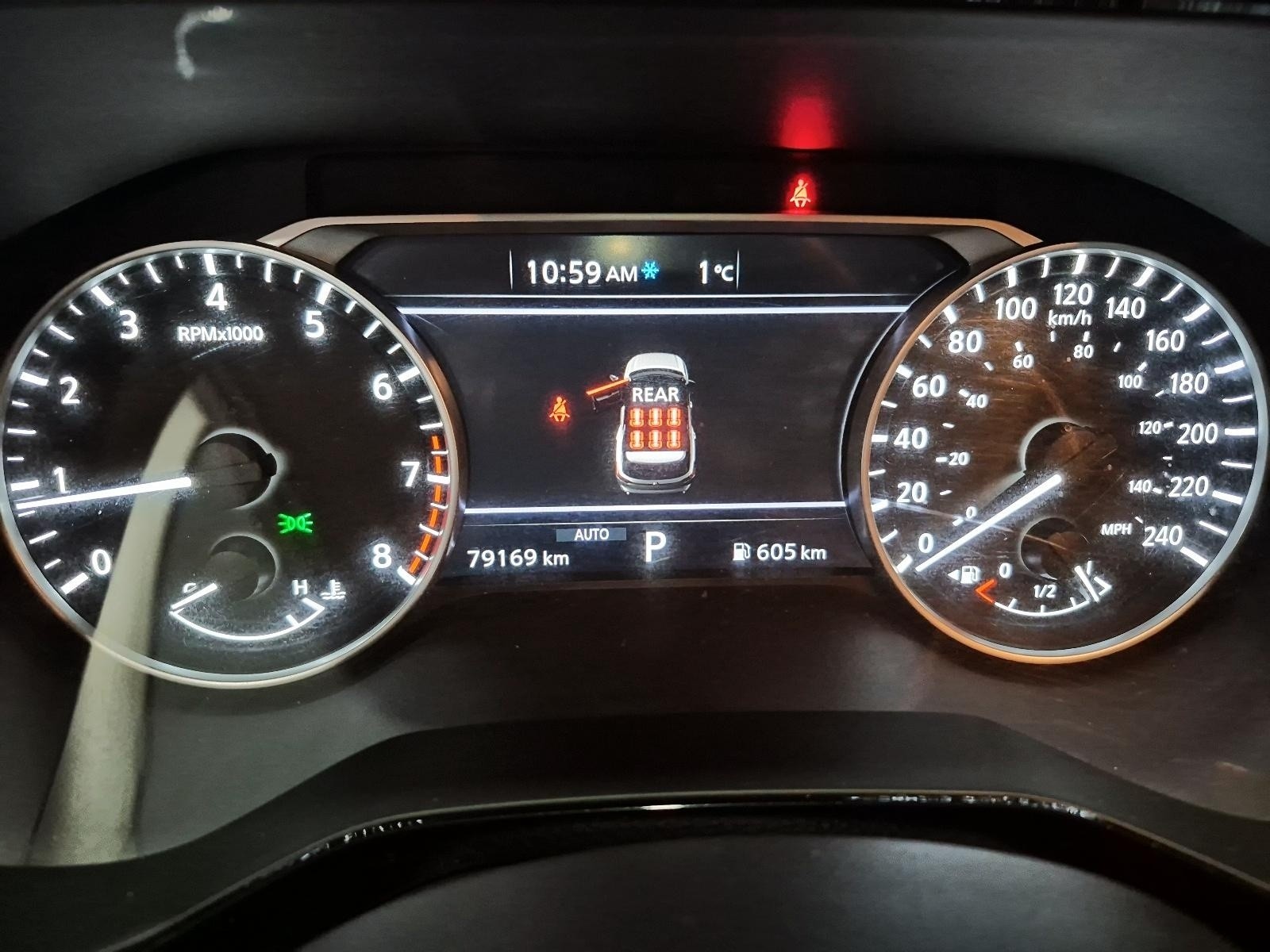 2024 Nissan Pathfinder SV