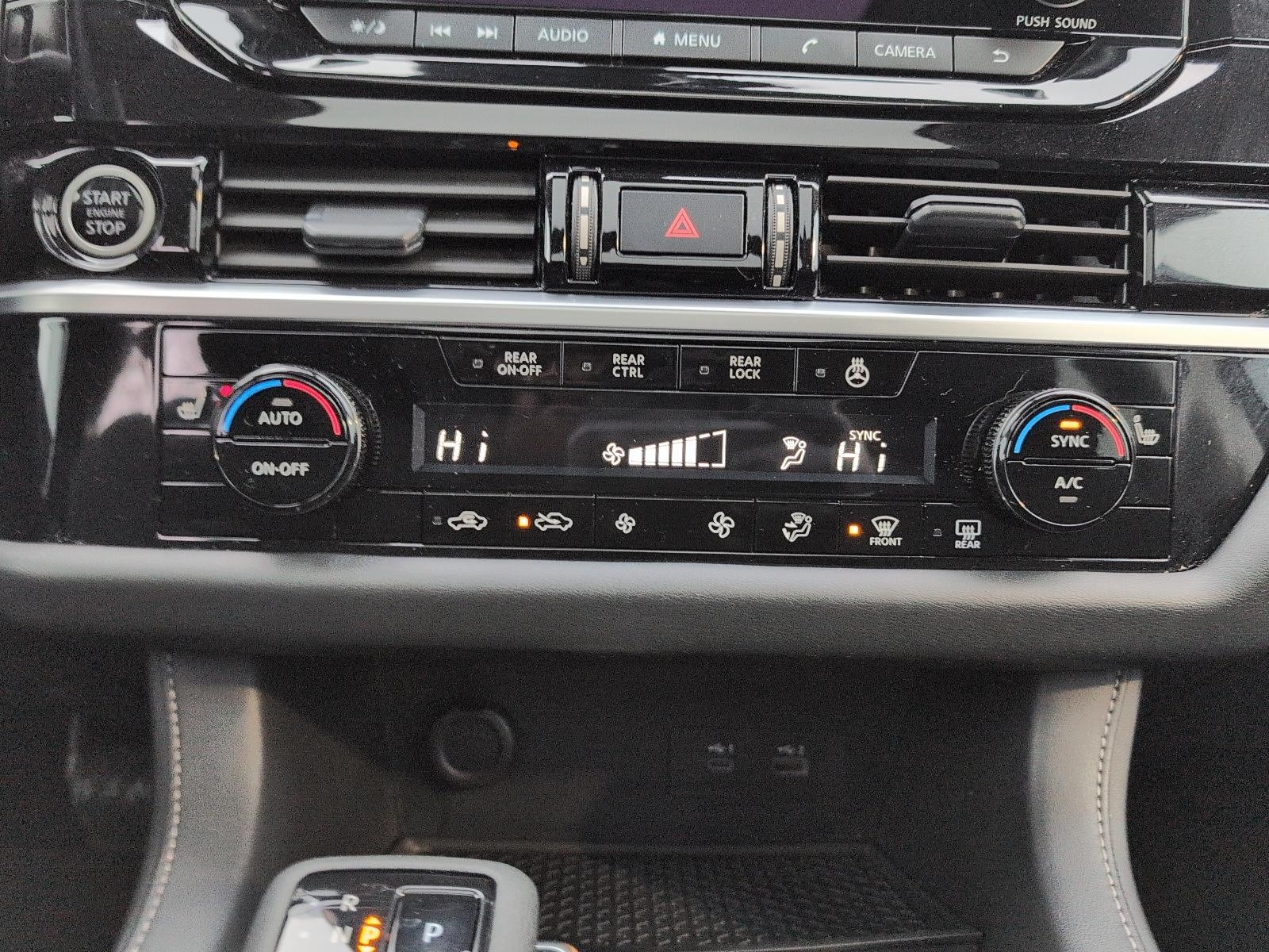 2024 Nissan Pathfinder SV