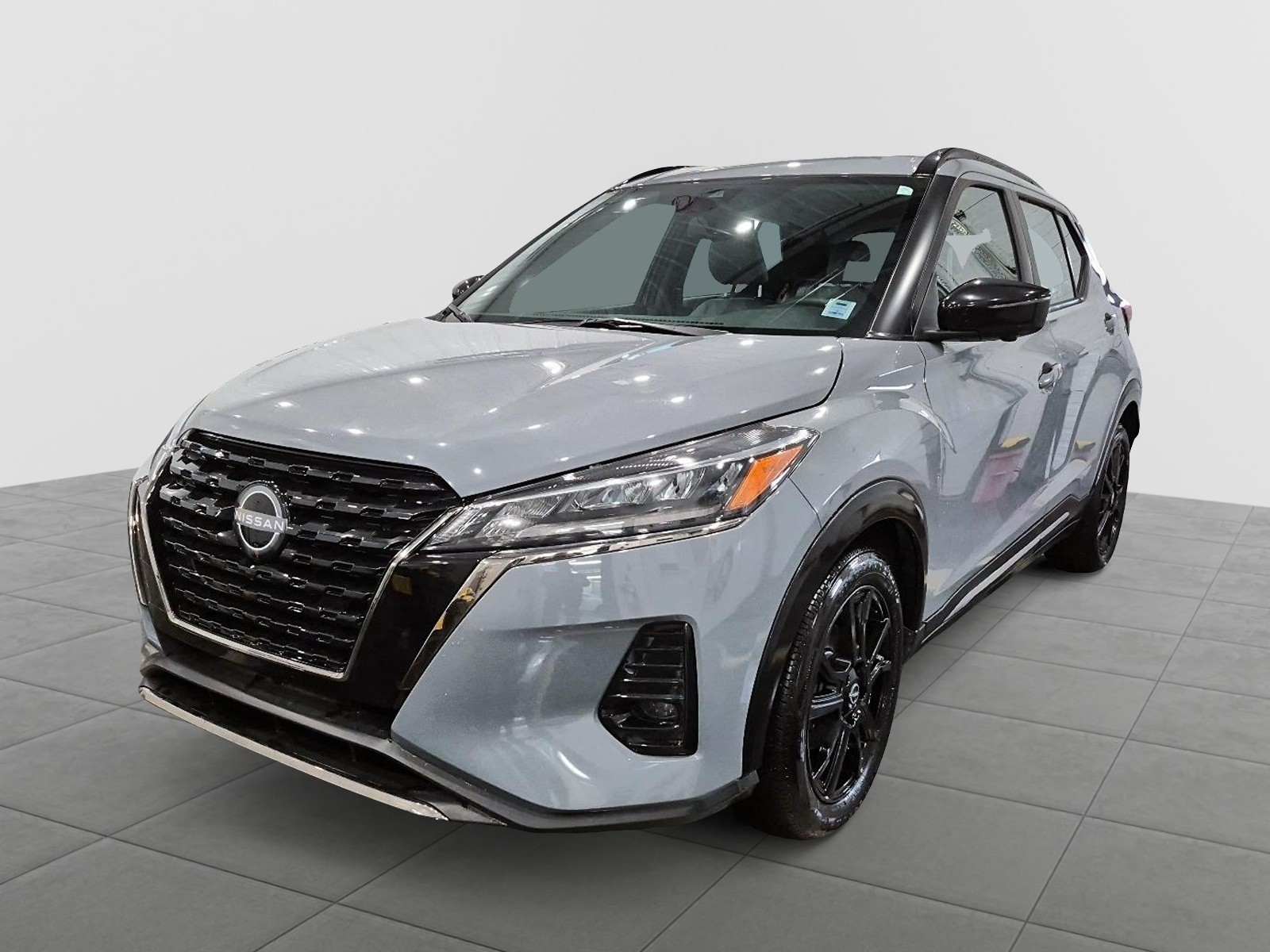 2024 Nissan Kicks  SR