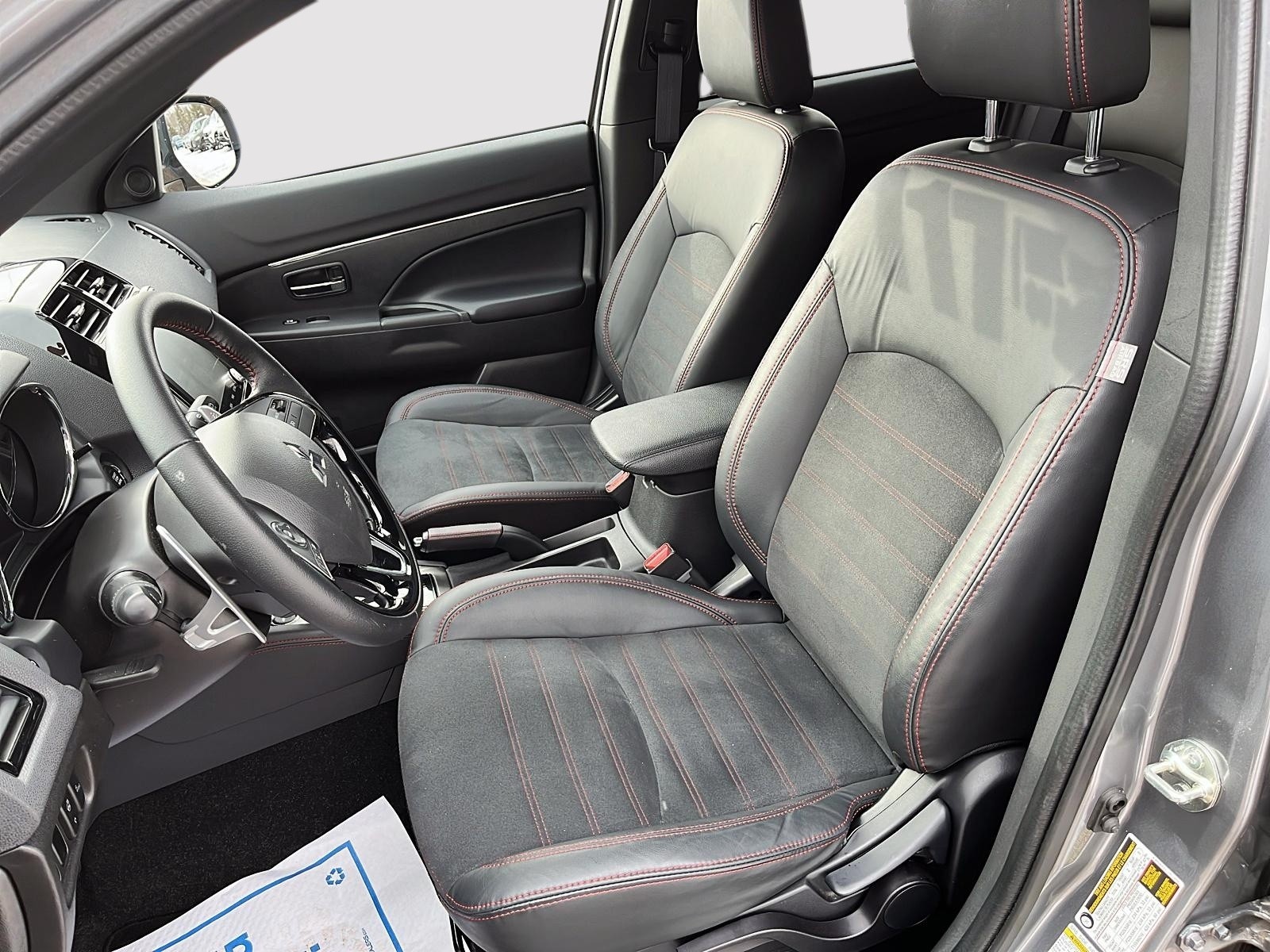 2023 Mitsubishi RVR SEL