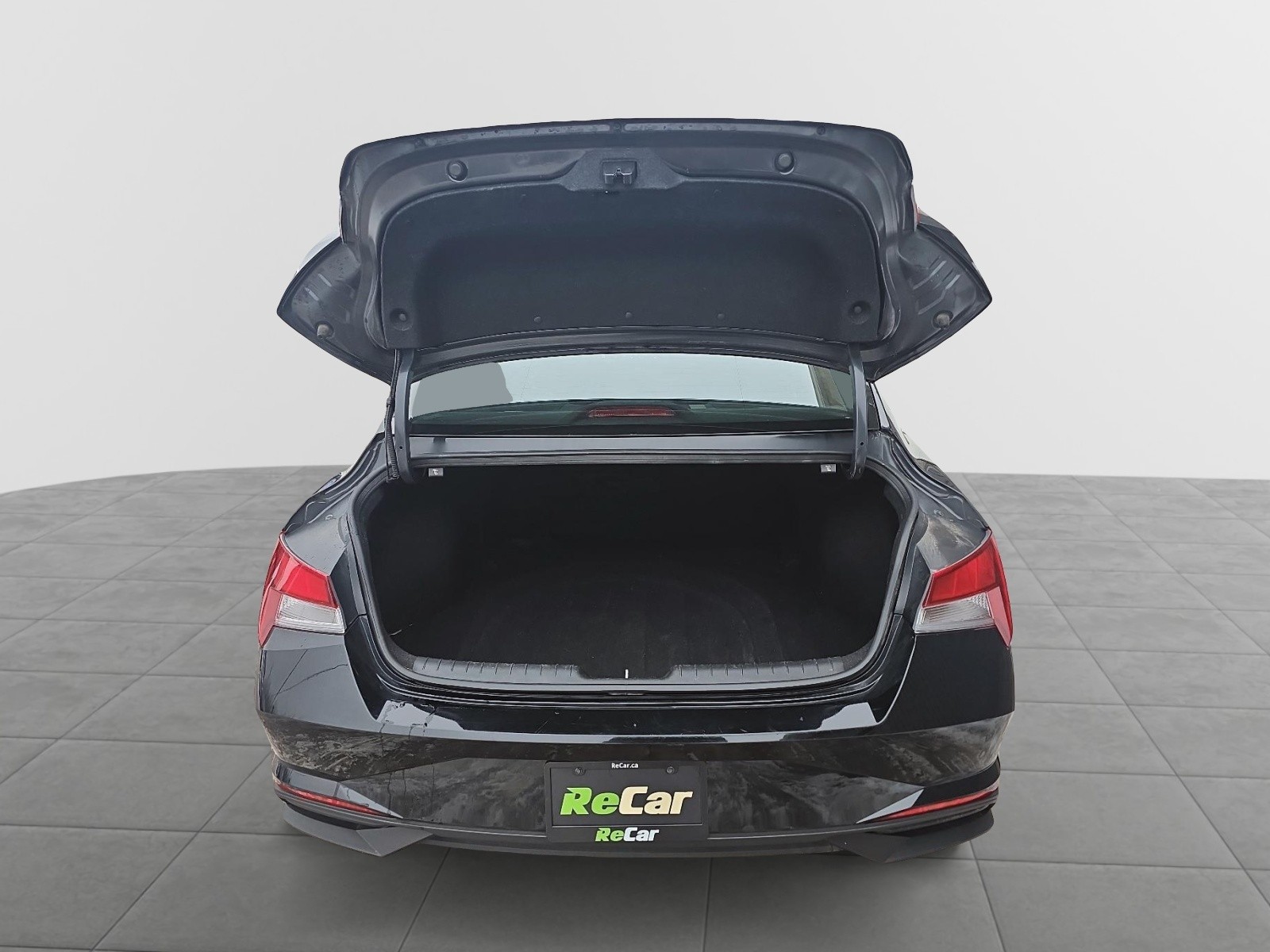 2023 Hyundai Elantra Preferred